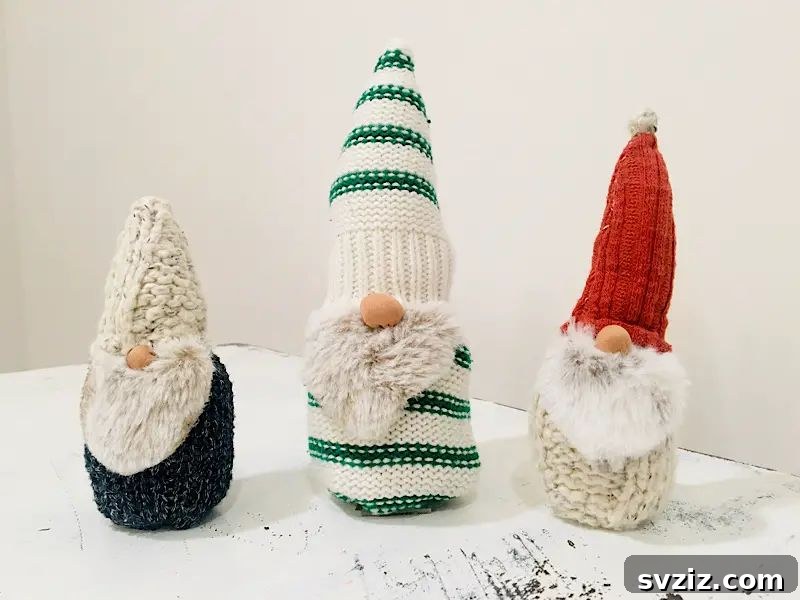 31 Cozy Farmhouse Christmas Inspirations 25 christmas gnomes