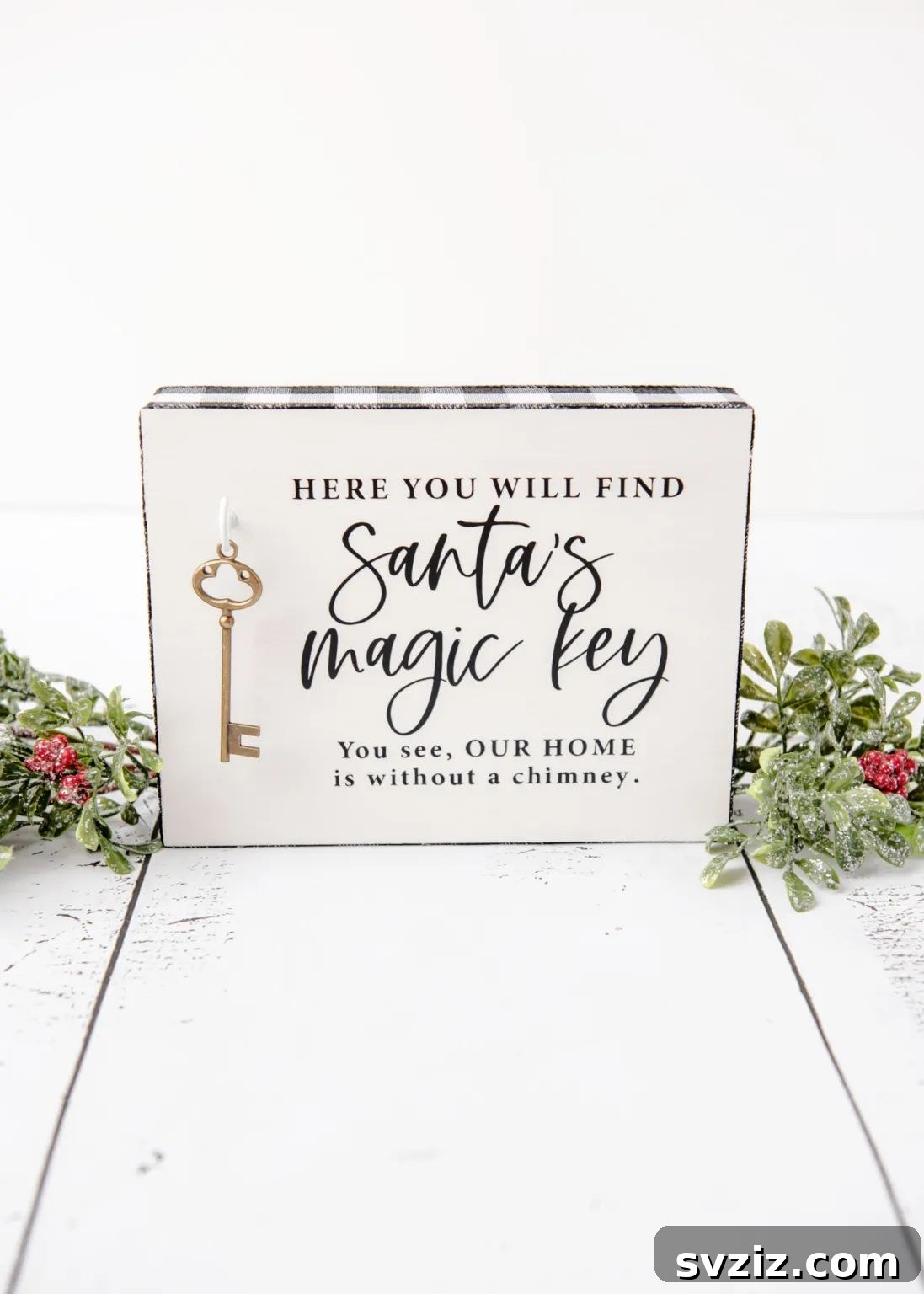 31 Cozy Farmhouse Christmas Inspirations 26 santas magic key