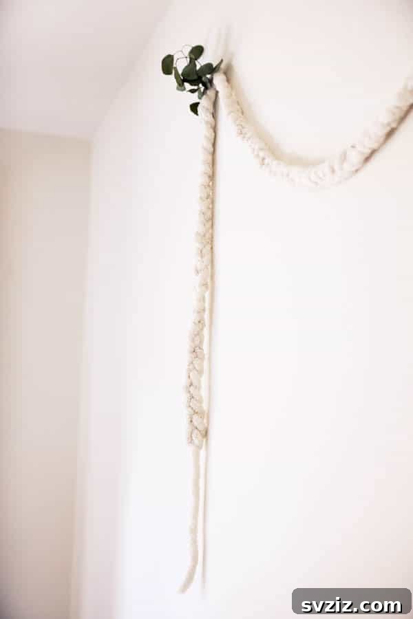 DIY knotted yarn garland, a creative and textural winter decoration