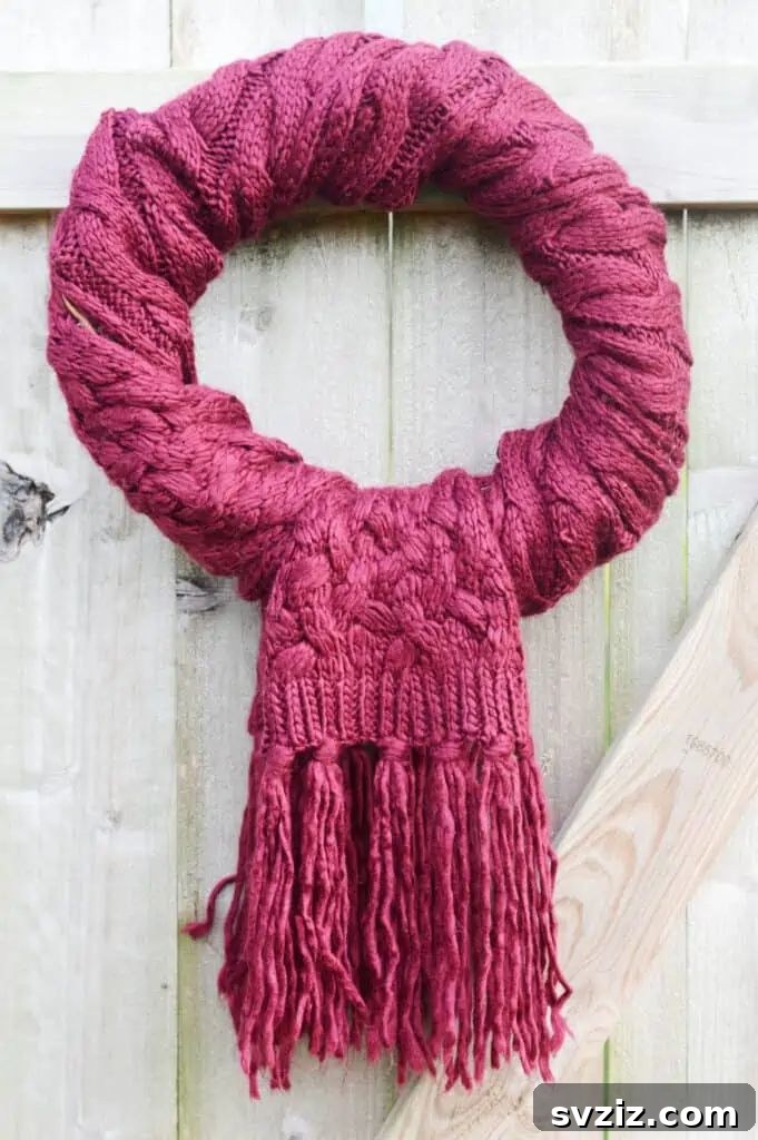 Gorgeous Winter Wreath Inspirations 11 winter scarf wreath