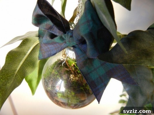 DIY Gorgeous Miniature Terrarium Christmas Ornaments