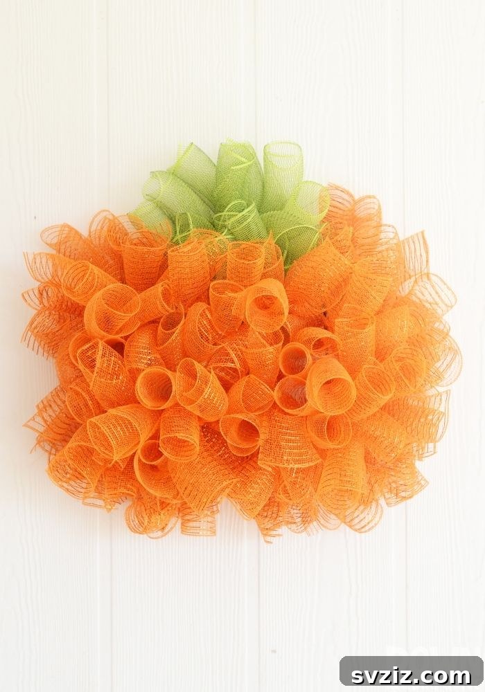 41 Amazing Pumpkin Creations 9 DIY mesh pumpkin wreath