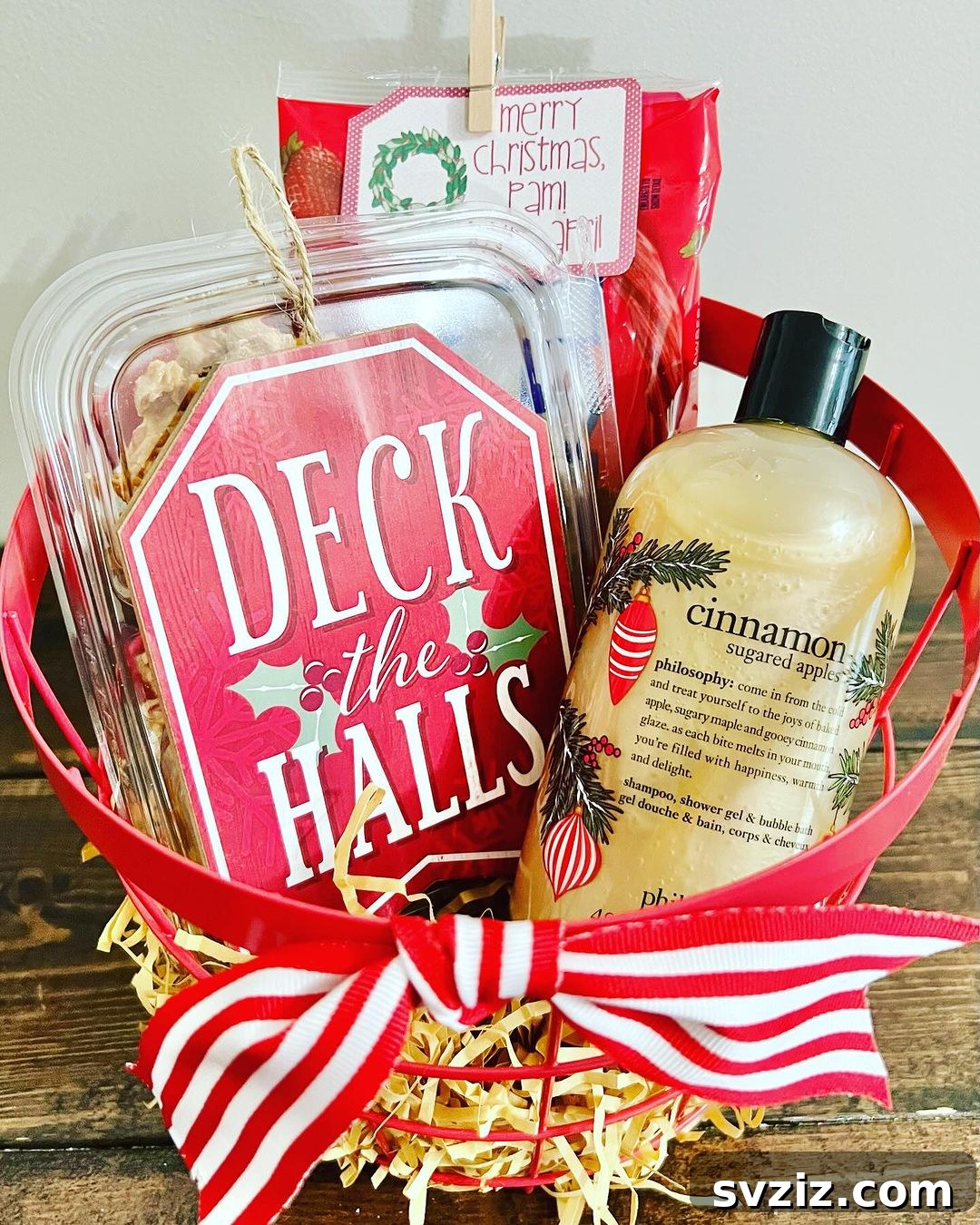 20 Delightful DIY Christmas Gift Baskets for Everyone 3 christmas basket in a golf basket