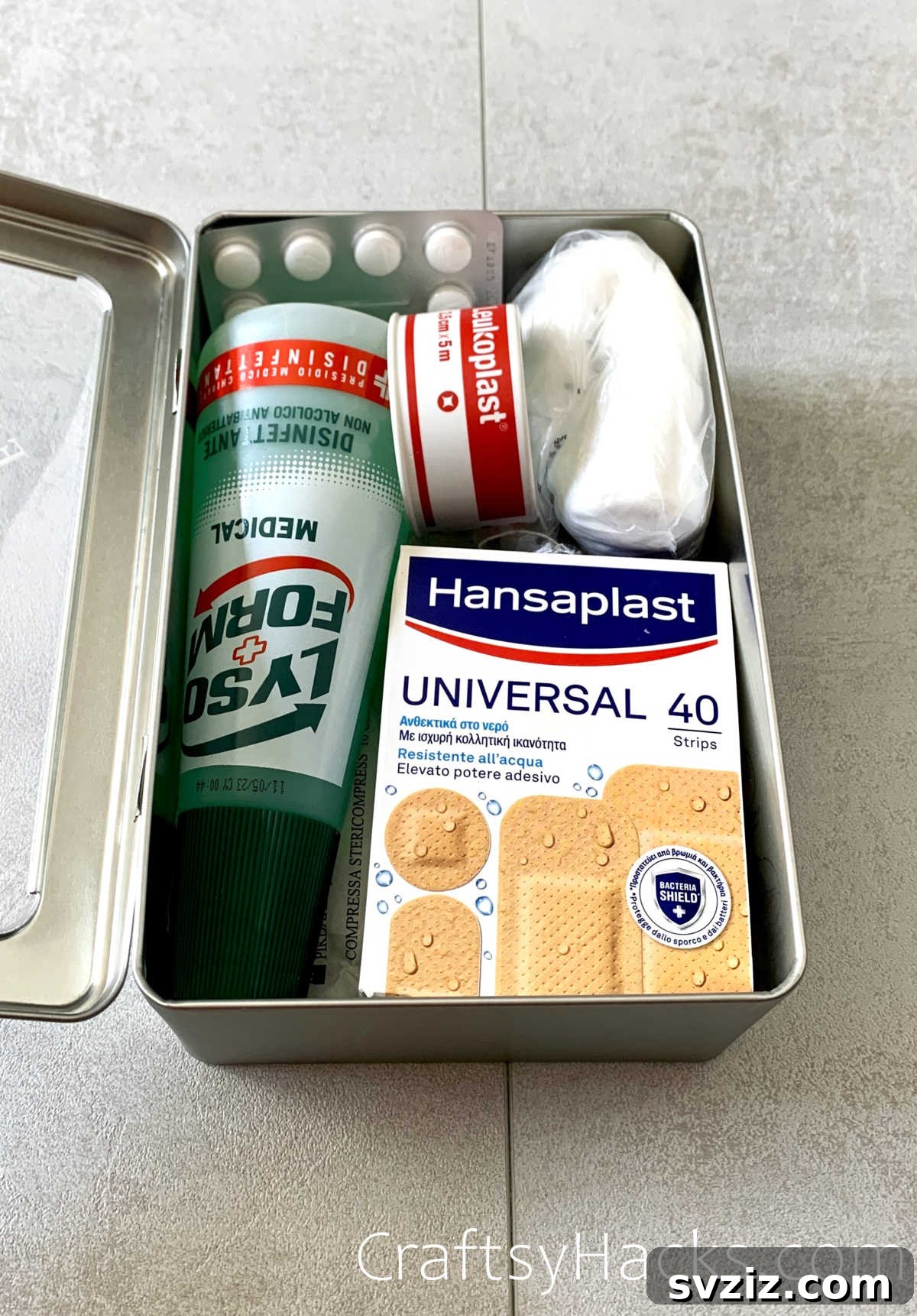 21 Game-Changing Beach Hacks for Your Next Trip 3 DIY emergency kit