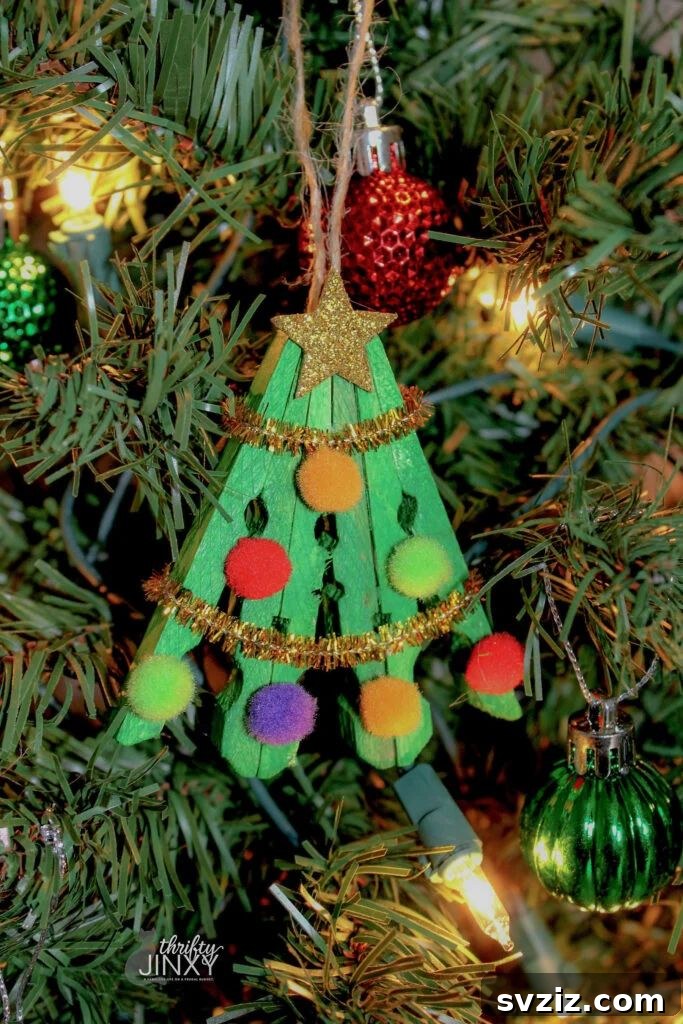 Christmas tree ornament 