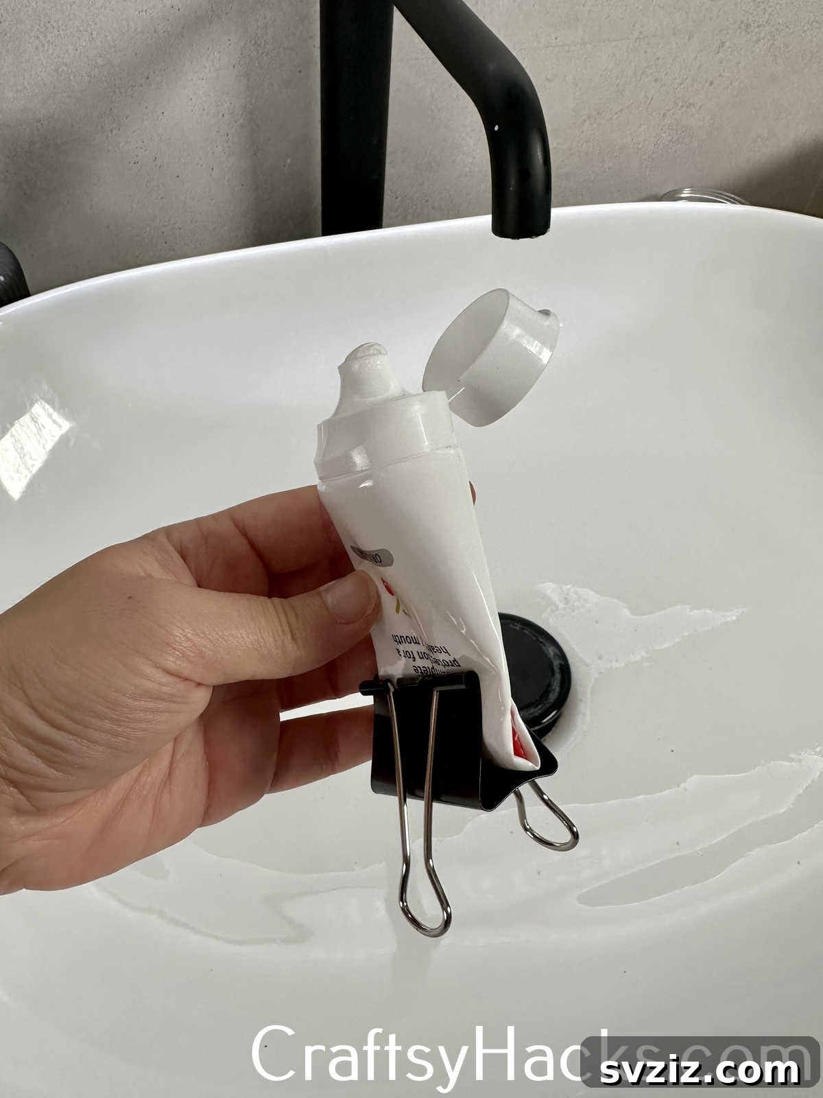 21 Clever Tricks to Drastically Cut Your Spending 3 use clips to squeeze out toothpaste