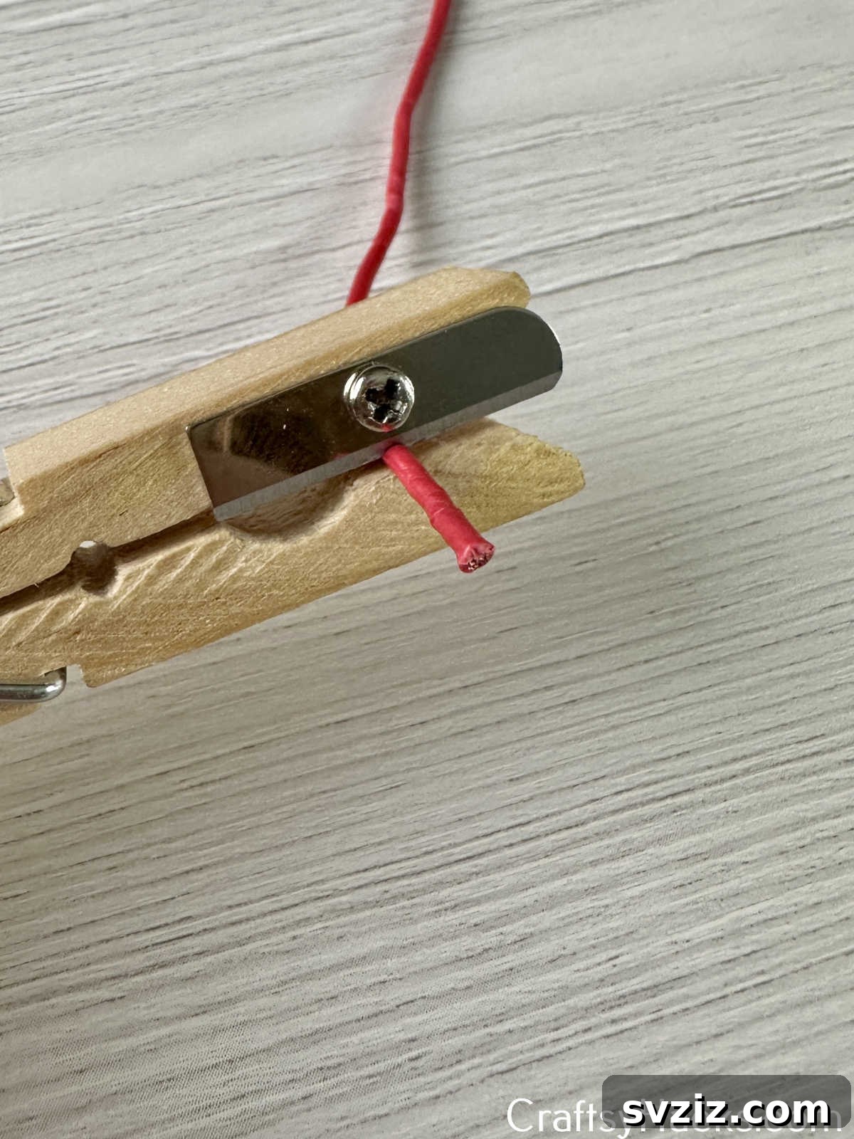 25 Brilliant Tricks to Simplify Your Life 14 use pencil sharpener to remove rubber outer part of cables