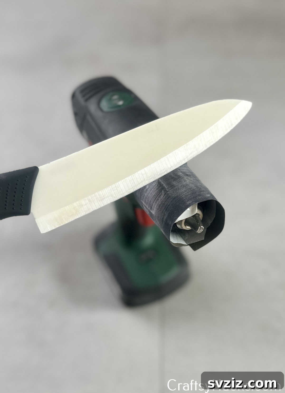 25 Brilliant Tricks to Simplify Your Life 4 stick sandpaper around drill to sharpen knife
