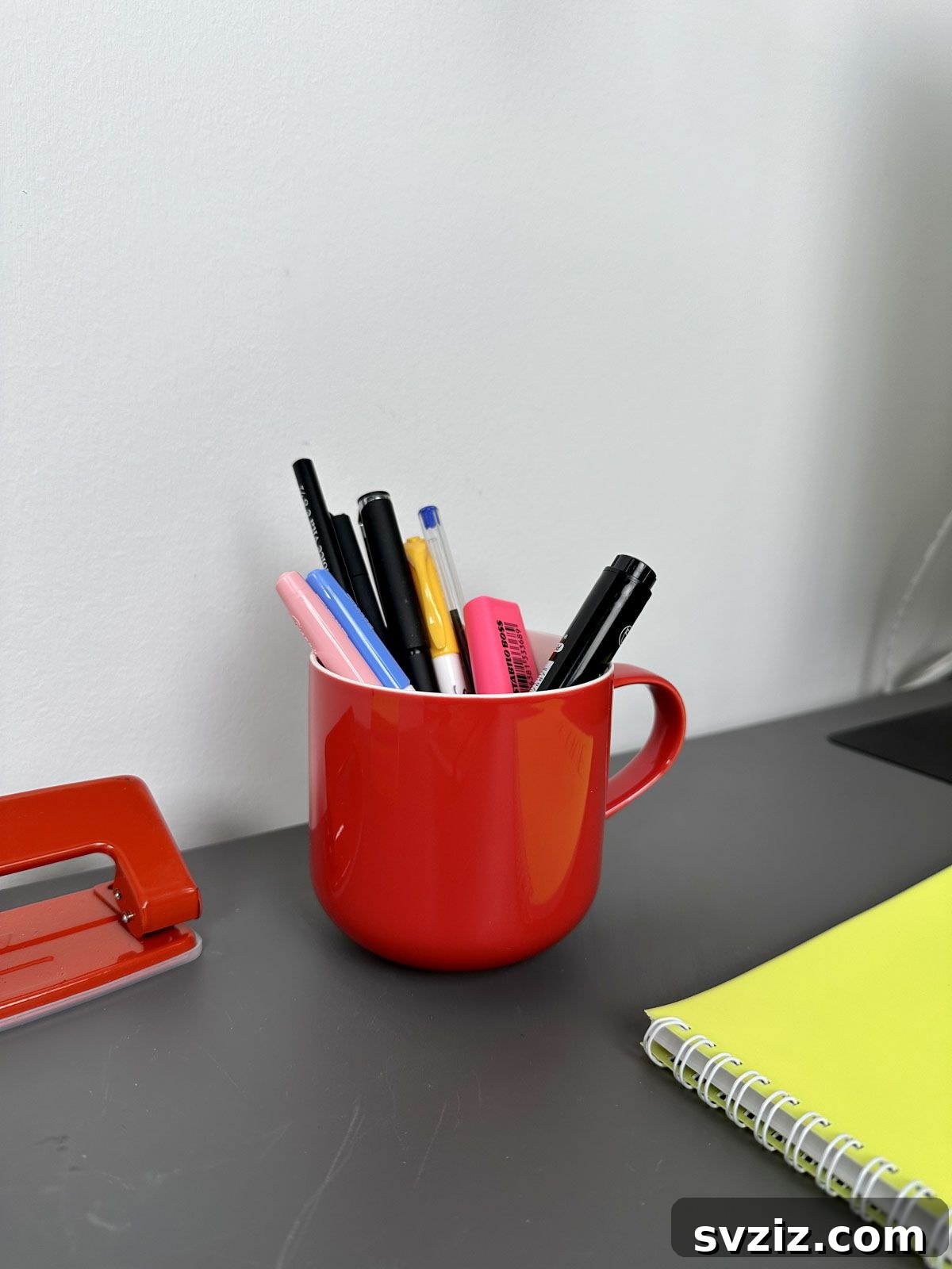  Use a Mug as a Pen Holder