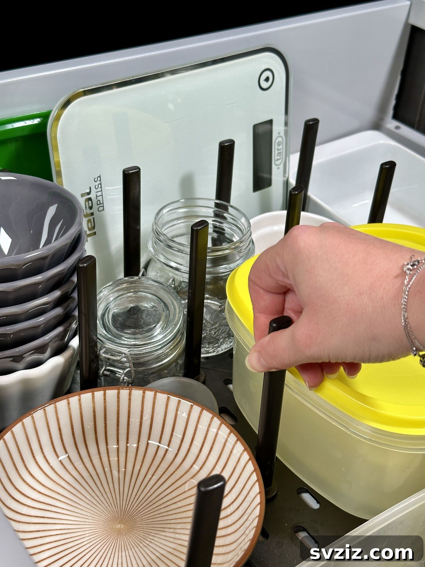 21 Creative Kitchen Organization Ideas 5 Kitchen drawer with dividers for organization