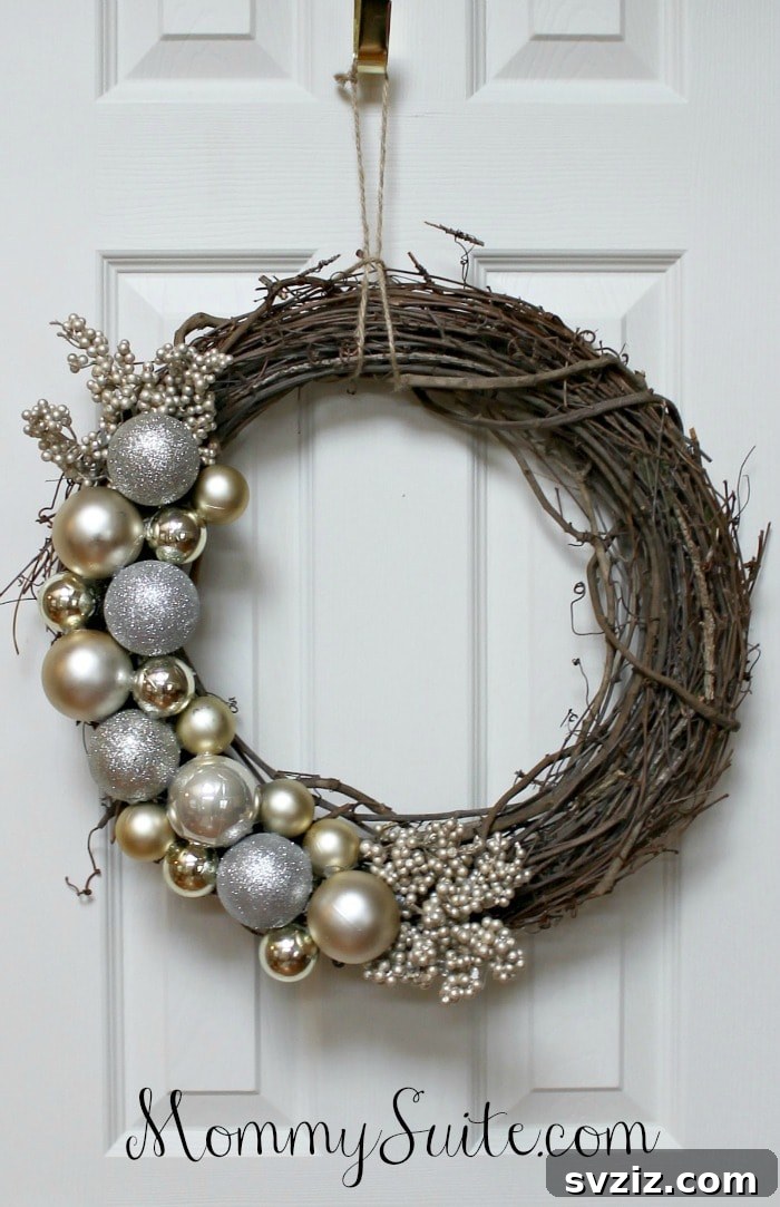 20 Distinctive Christmas Wreath Inspirations 12 grapevine Christmas wreath with ornaments