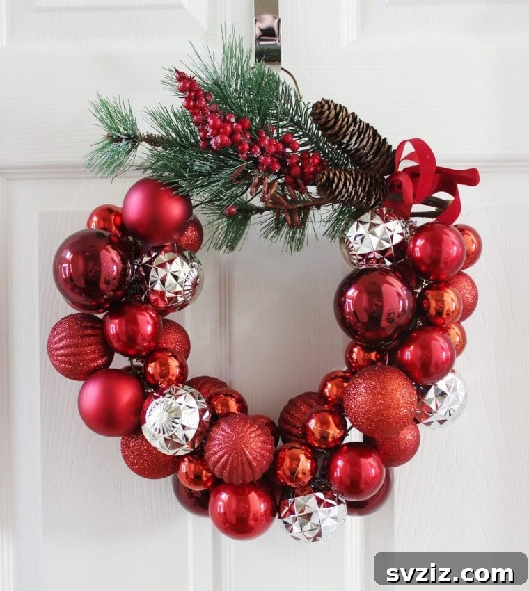 20 Distinctive Christmas Wreath Inspirations 18 wire hanger Christmas wreath with ornaments