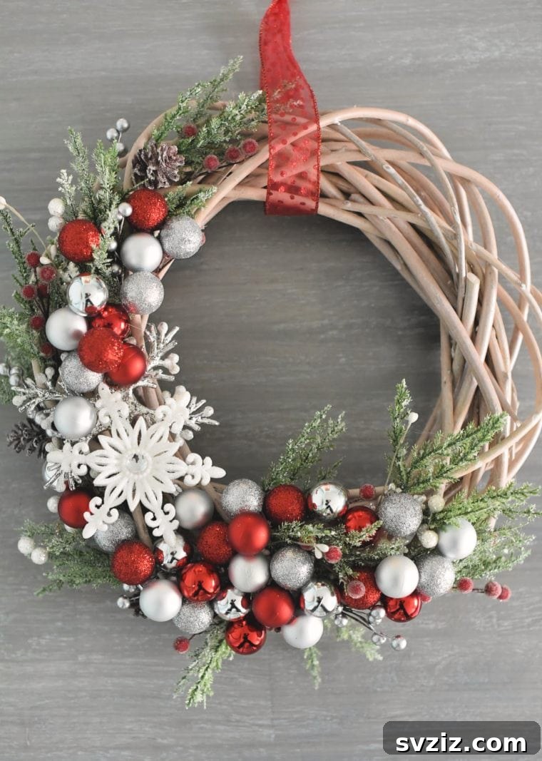 20 Distinctive Christmas Wreath Inspirations 3 elegant willow Christmas wreath