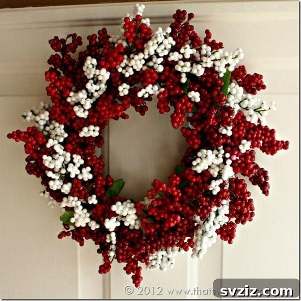 20 Distinctive Christmas Wreath Inspirations 6 festive berry Christmas wreath