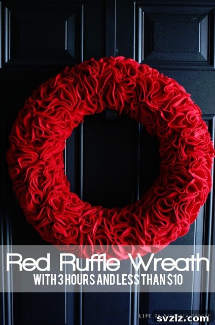 20 Distinctive Christmas Wreath Inspirations 9 felt ruffle Christmas wreath