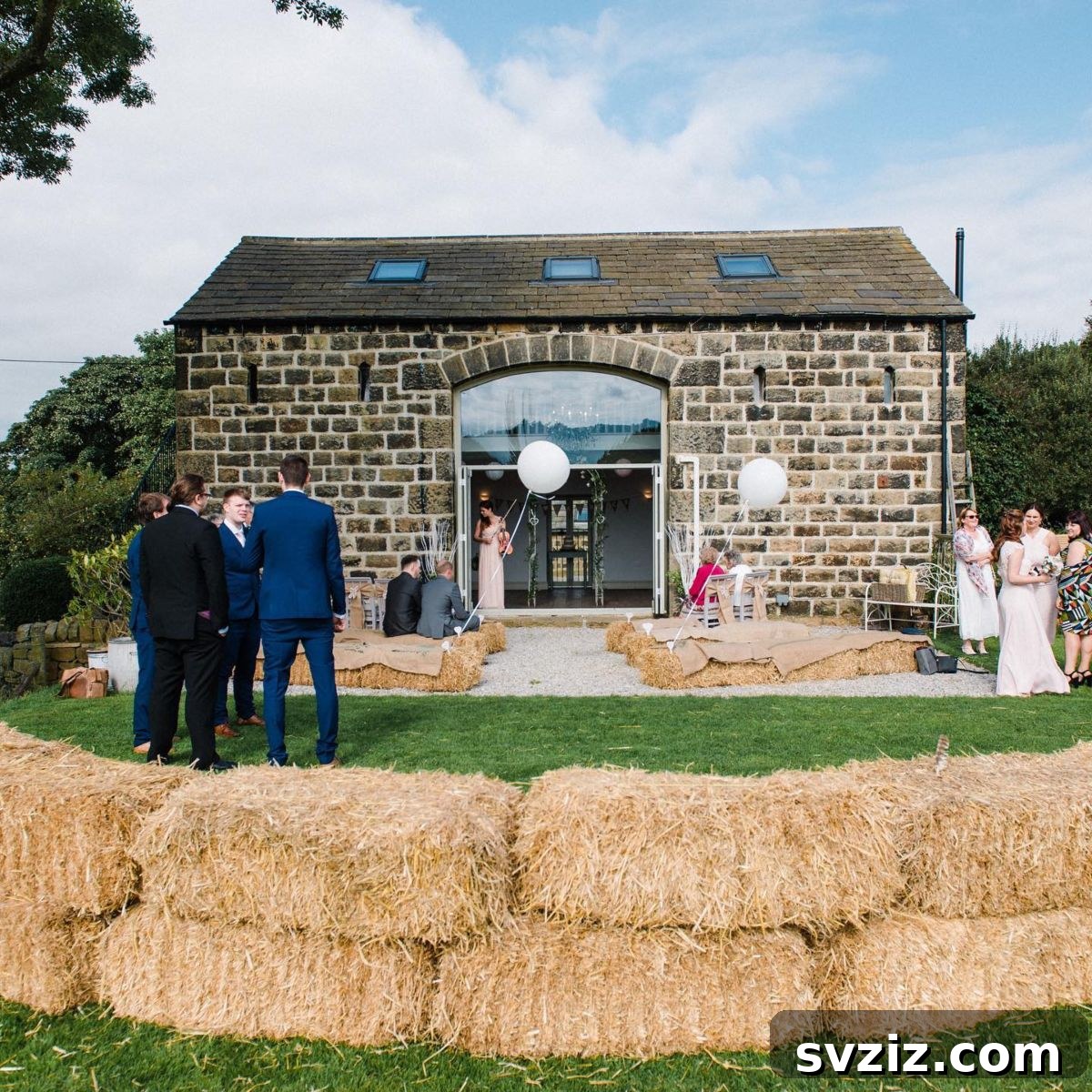 Frugal Fabulous Wedding Decor Hacks for Any Budget 18 Hay Bale Seating Arrangement