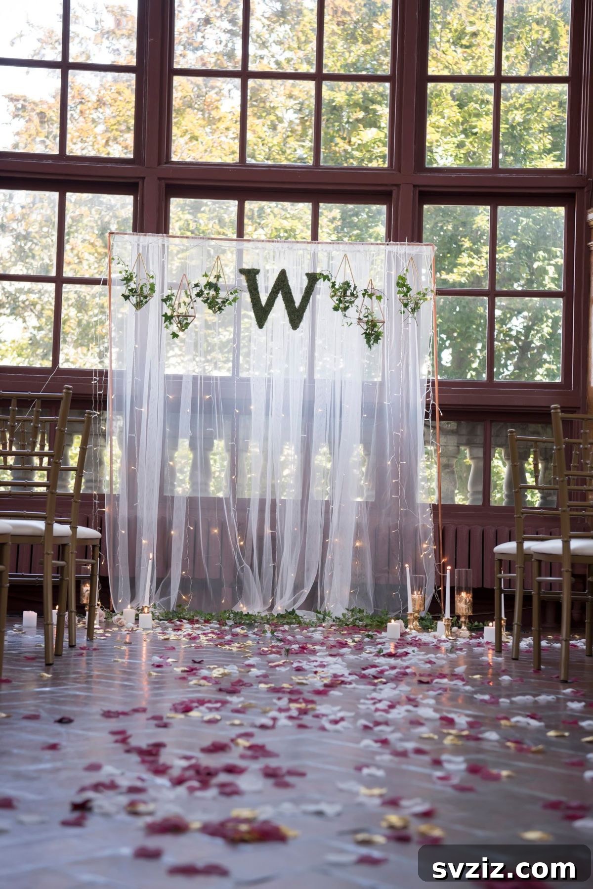 Easy Breezy Weddings: Ideas for Unfussy Couples 11 Simple DIY Wedding Backdrop