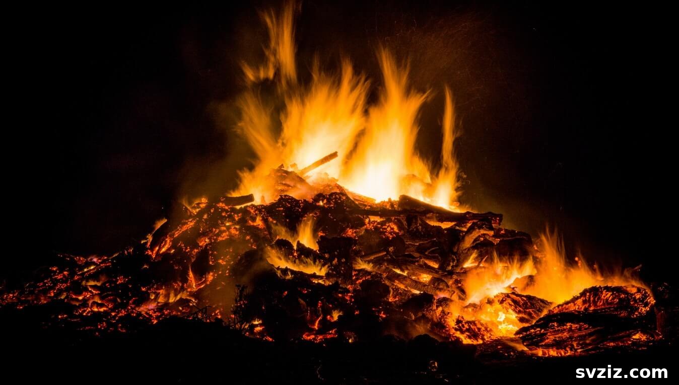Easy Breezy Weddings: Ideas for Unfussy Couples 22 Intimate Bonfire Wedding