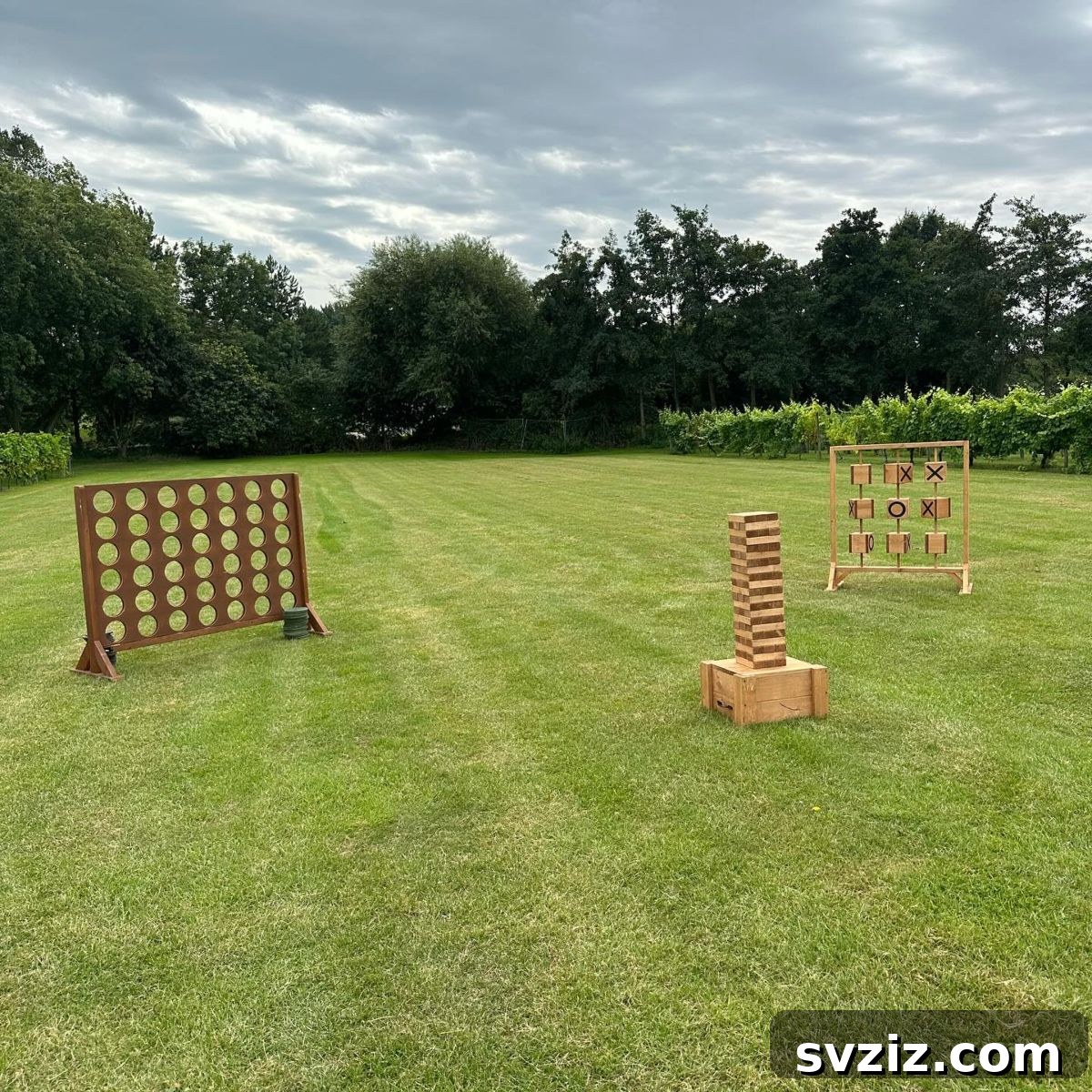 Easy Breezy Weddings: Ideas for Unfussy Couples 31 lawn games