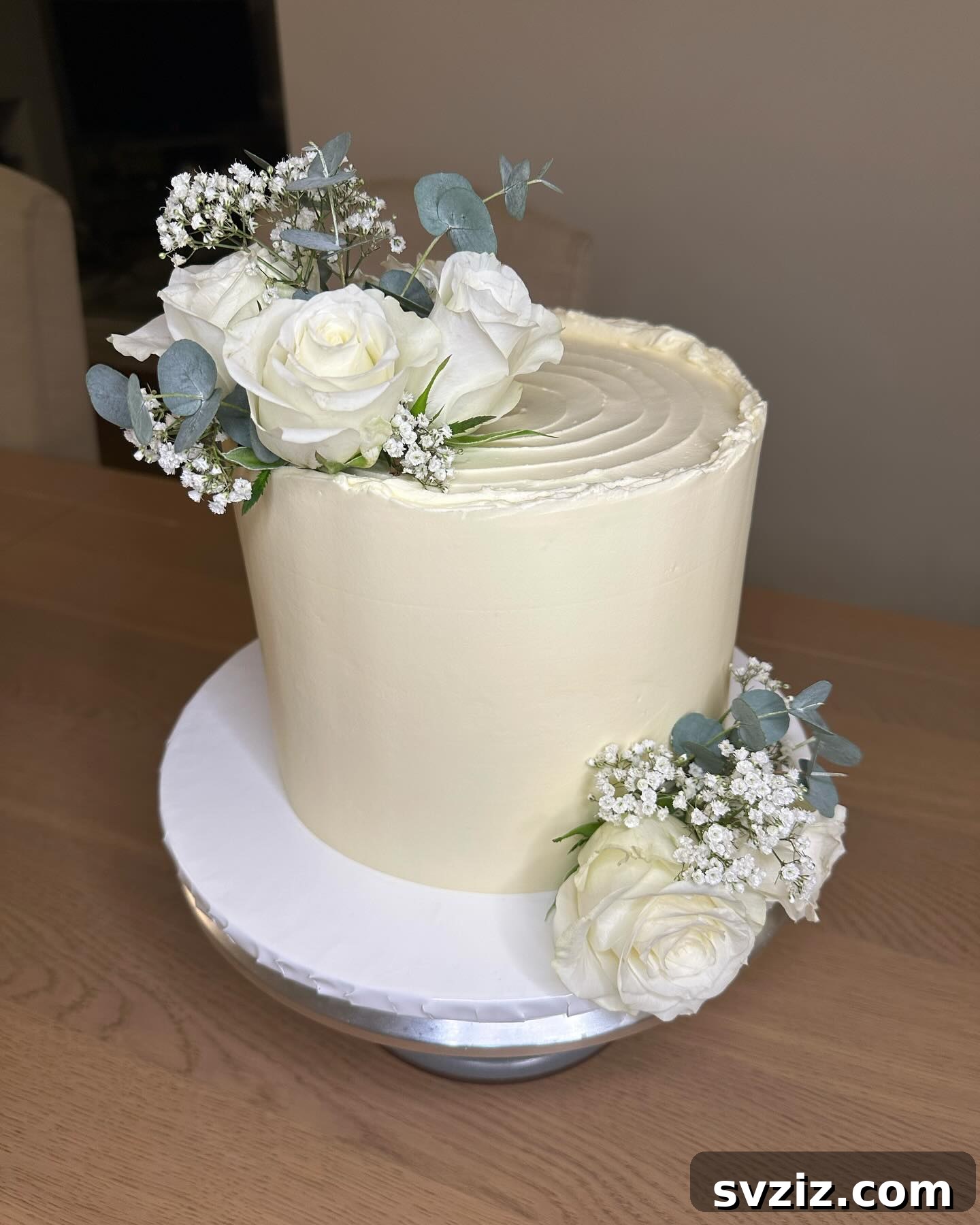Easy Breezy Weddings: Ideas for Unfussy Couples 5 Simple One Tier Wedding Cake