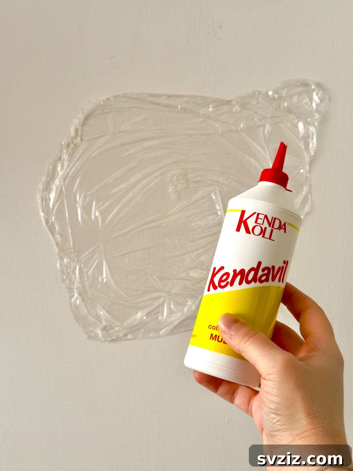  Use Vinyl Glue to Fill a Hole in the Wall