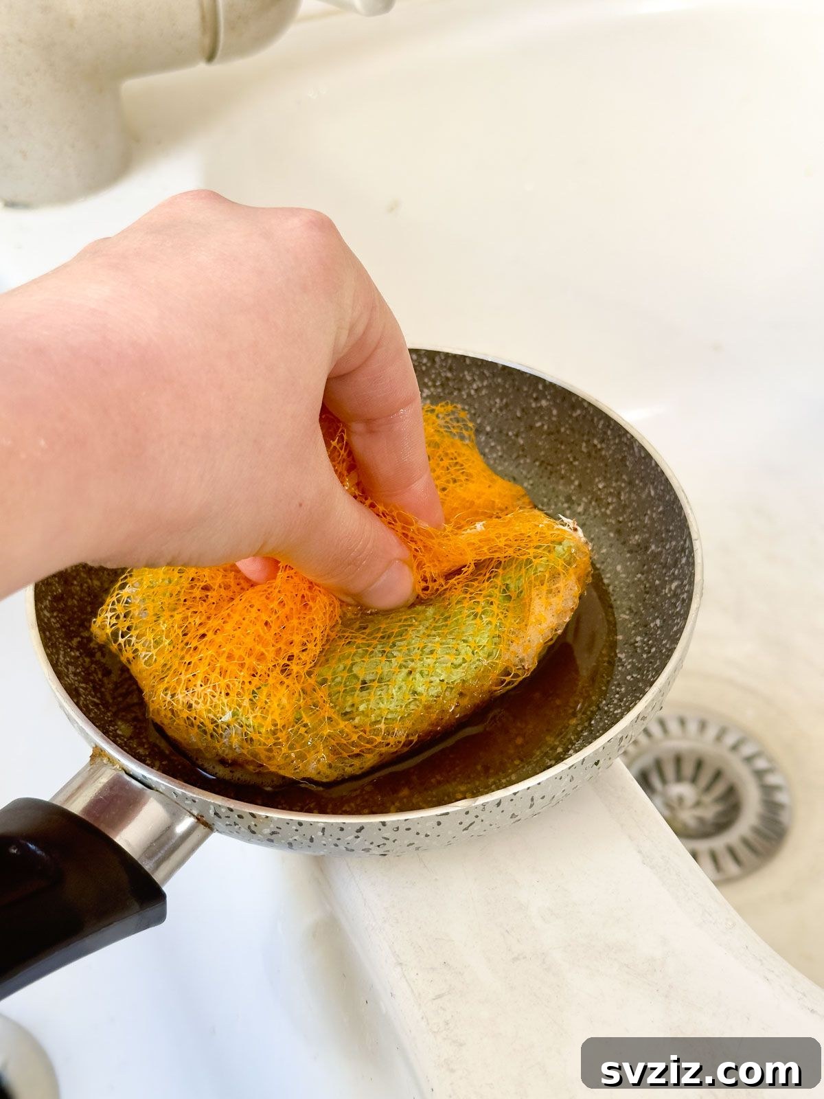 DIY scourer sponge from mesh packaging