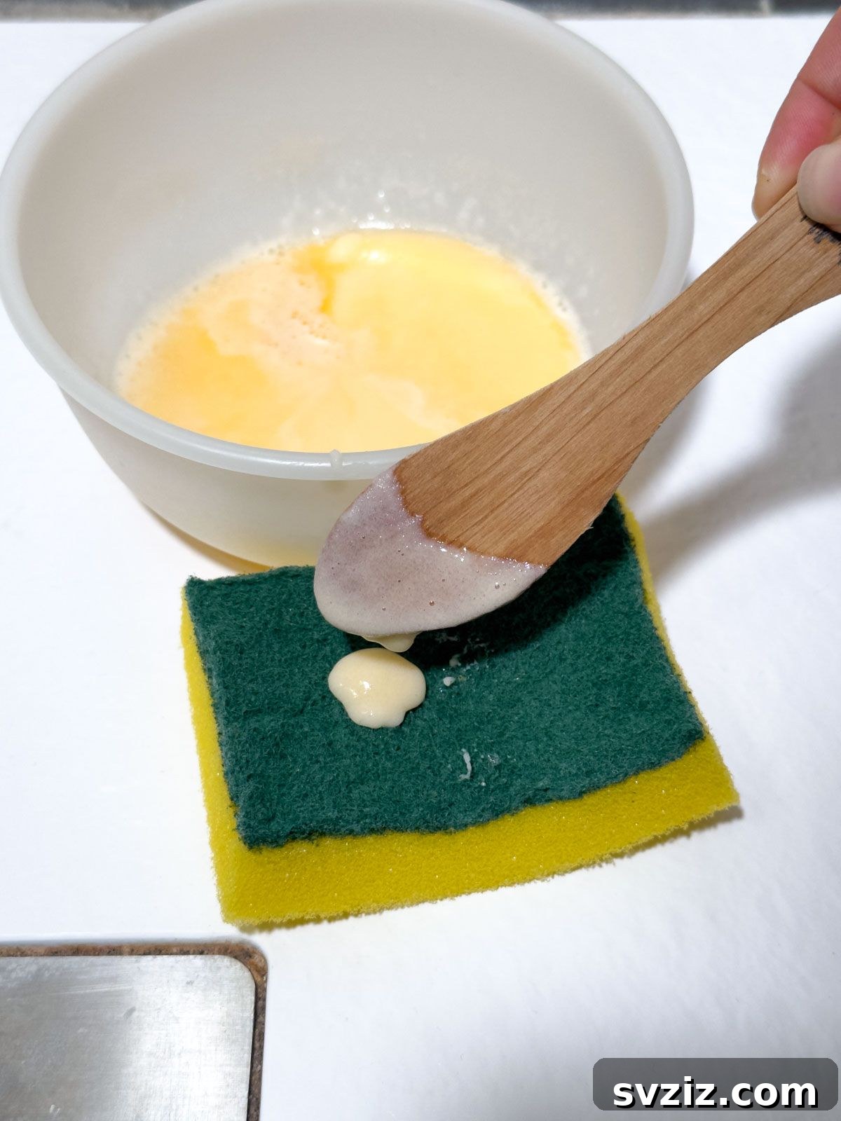 DIY All-Purpose Cleaner with Dishwashing Liquid and Baking Soda
