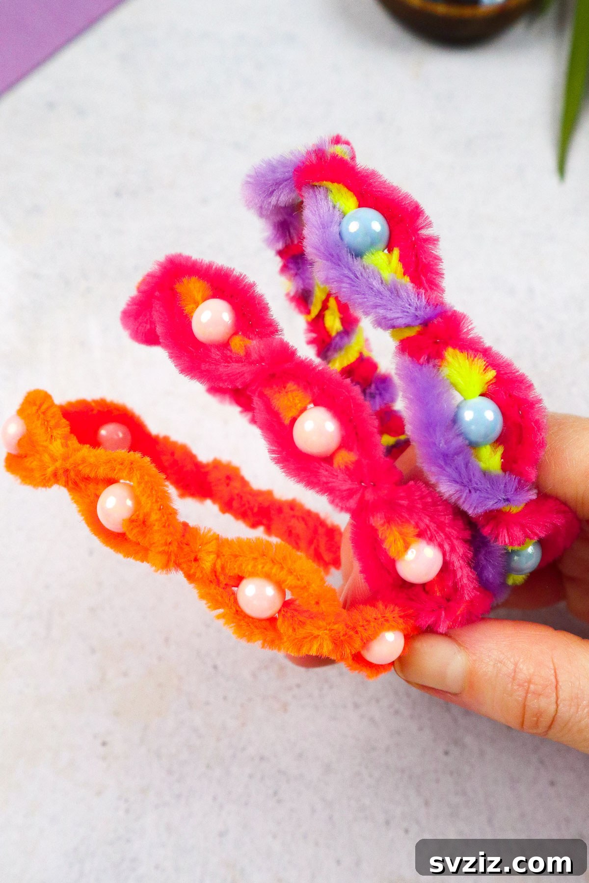 Colorful Pipe Cleaner Bracelet craft idea