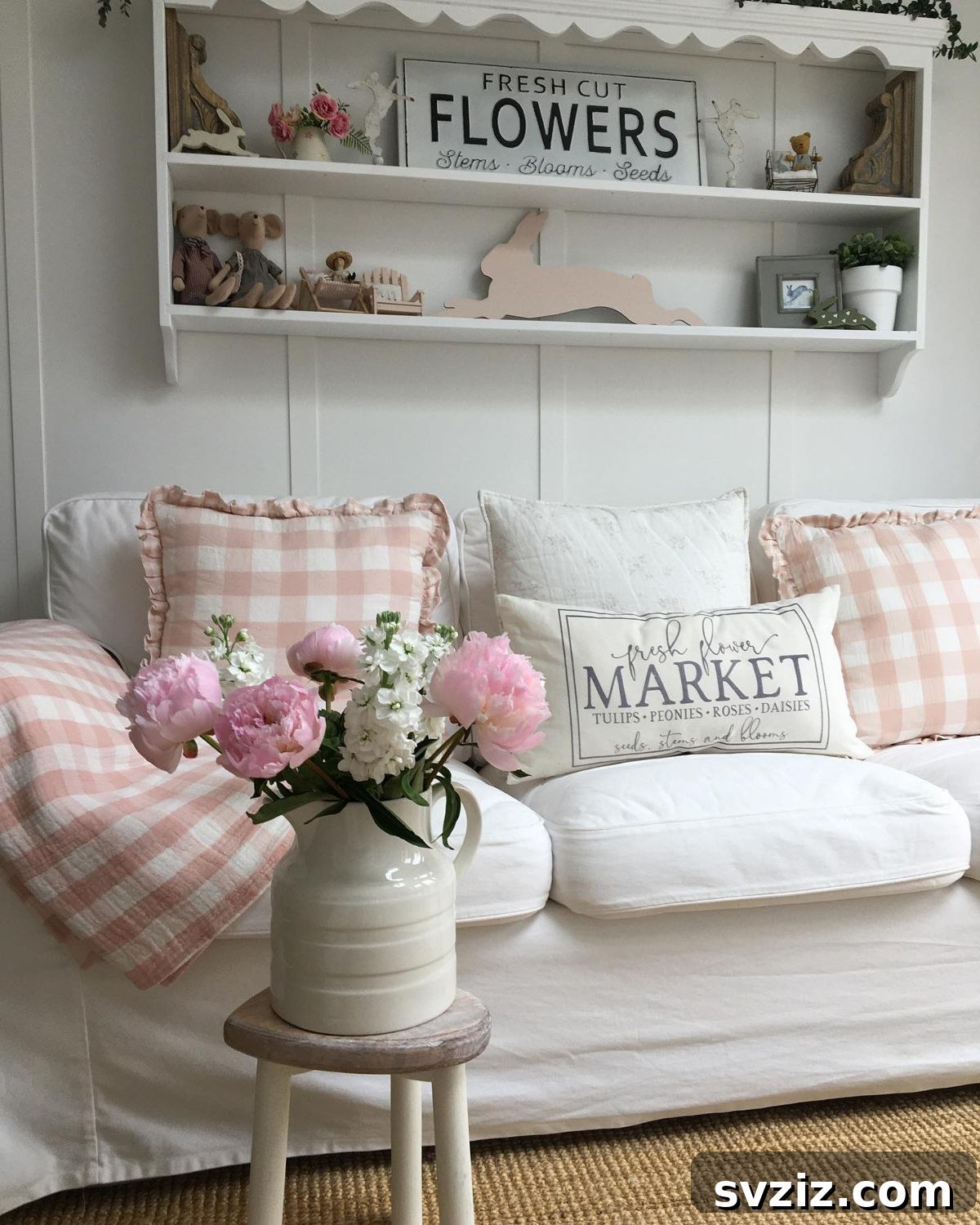 31 Gorgeous Summer Farmhouse Decor Ideas 19 Pink Peony Theme