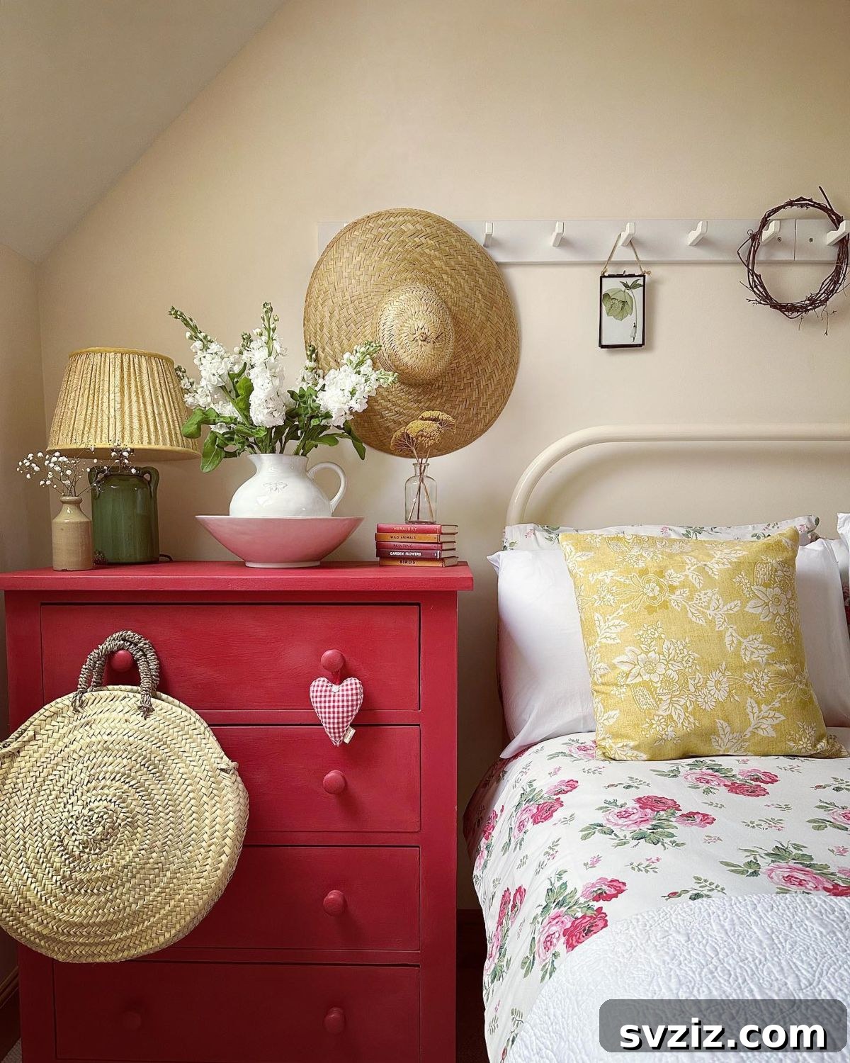 31 Gorgeous Summer Farmhouse Decor Ideas 27 Wooden Key Rail