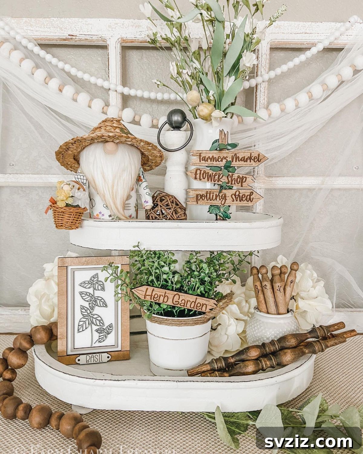31 Gorgeous Summer Farmhouse Decor Ideas 32 Outdoor Gnome Display