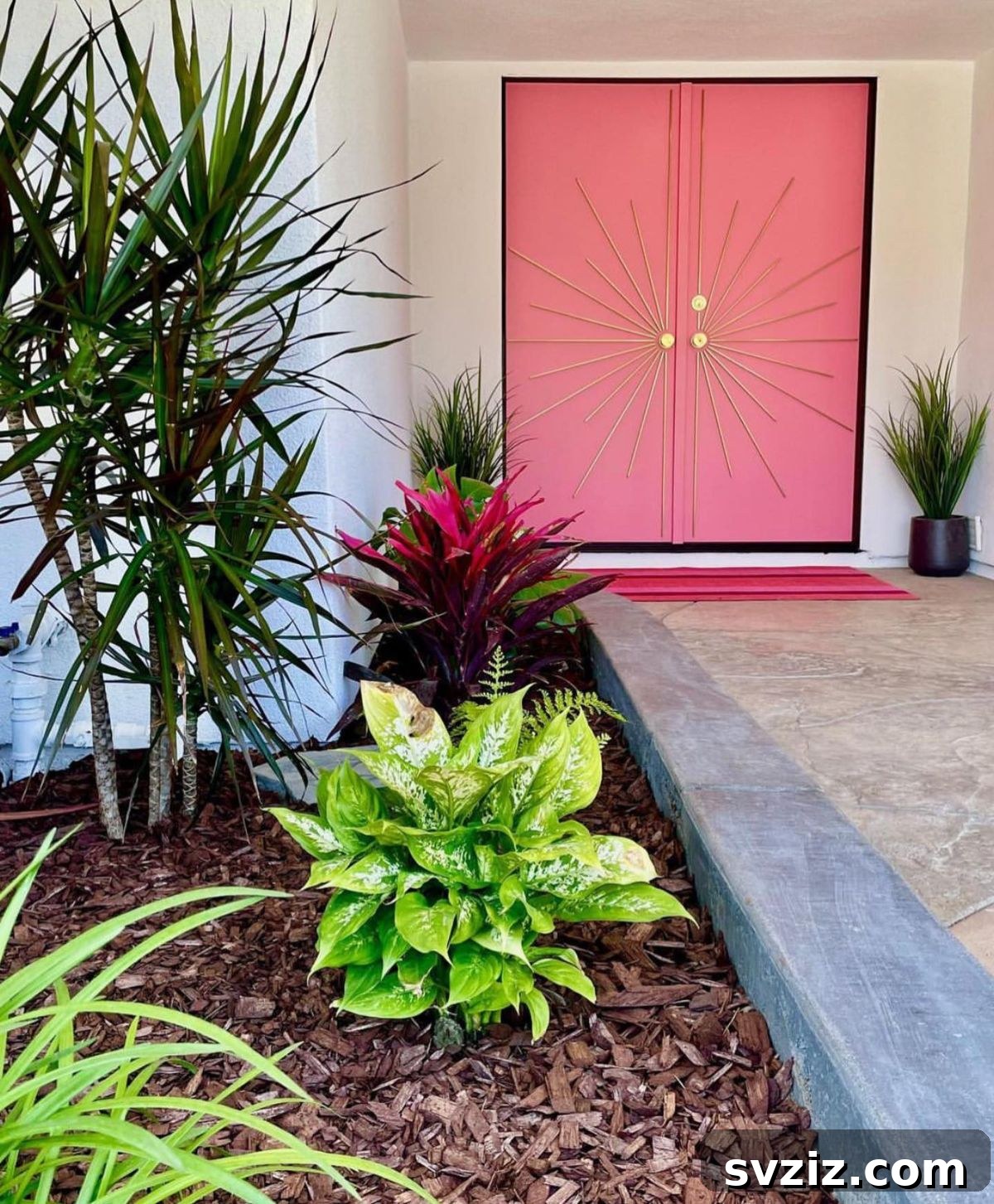 Gorgeous Summer Entryway Inspirations 23 starburst door detailing