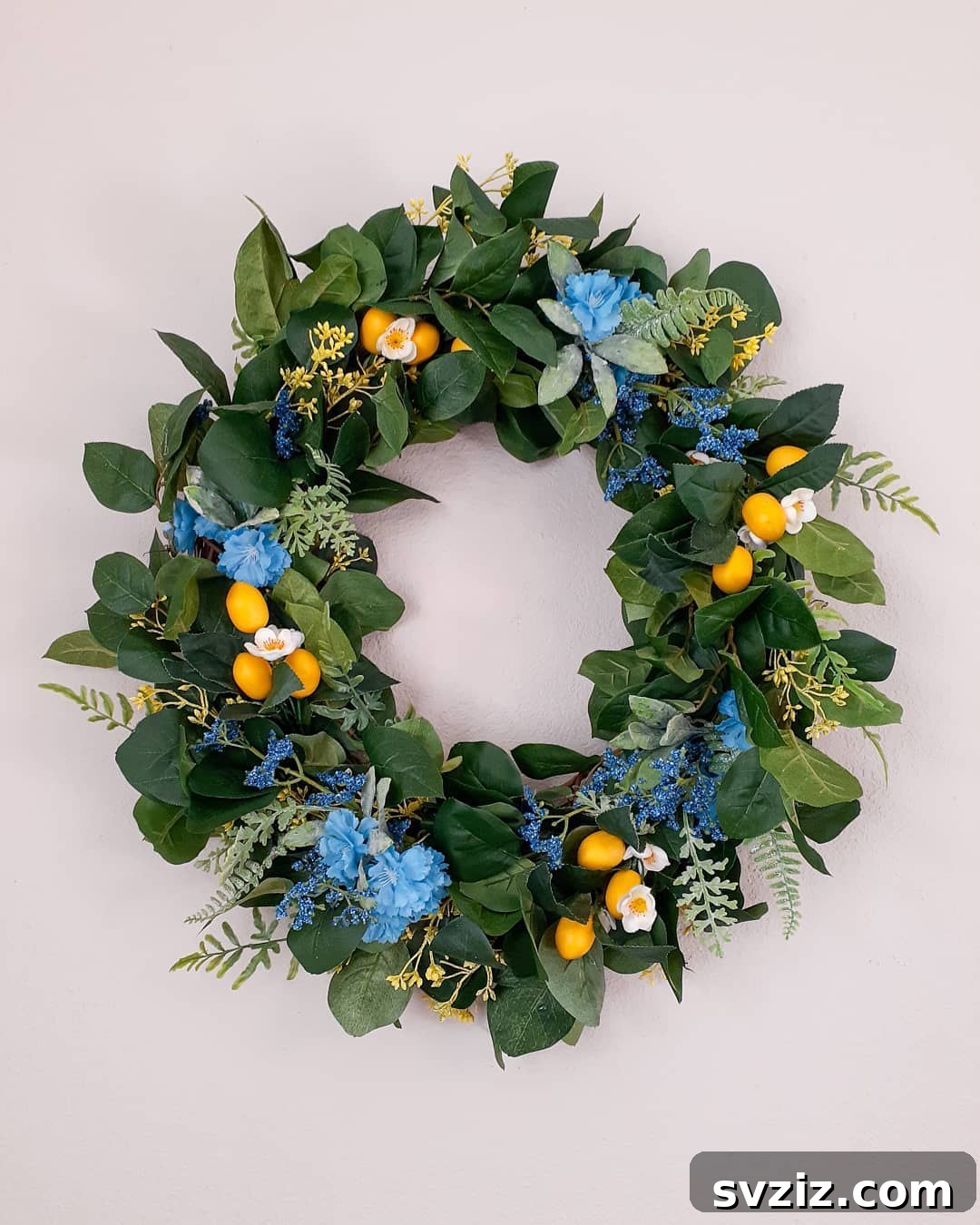 Gorgeous Summer Entryway Inspirations 25 lemon foliage and blue flower wreath