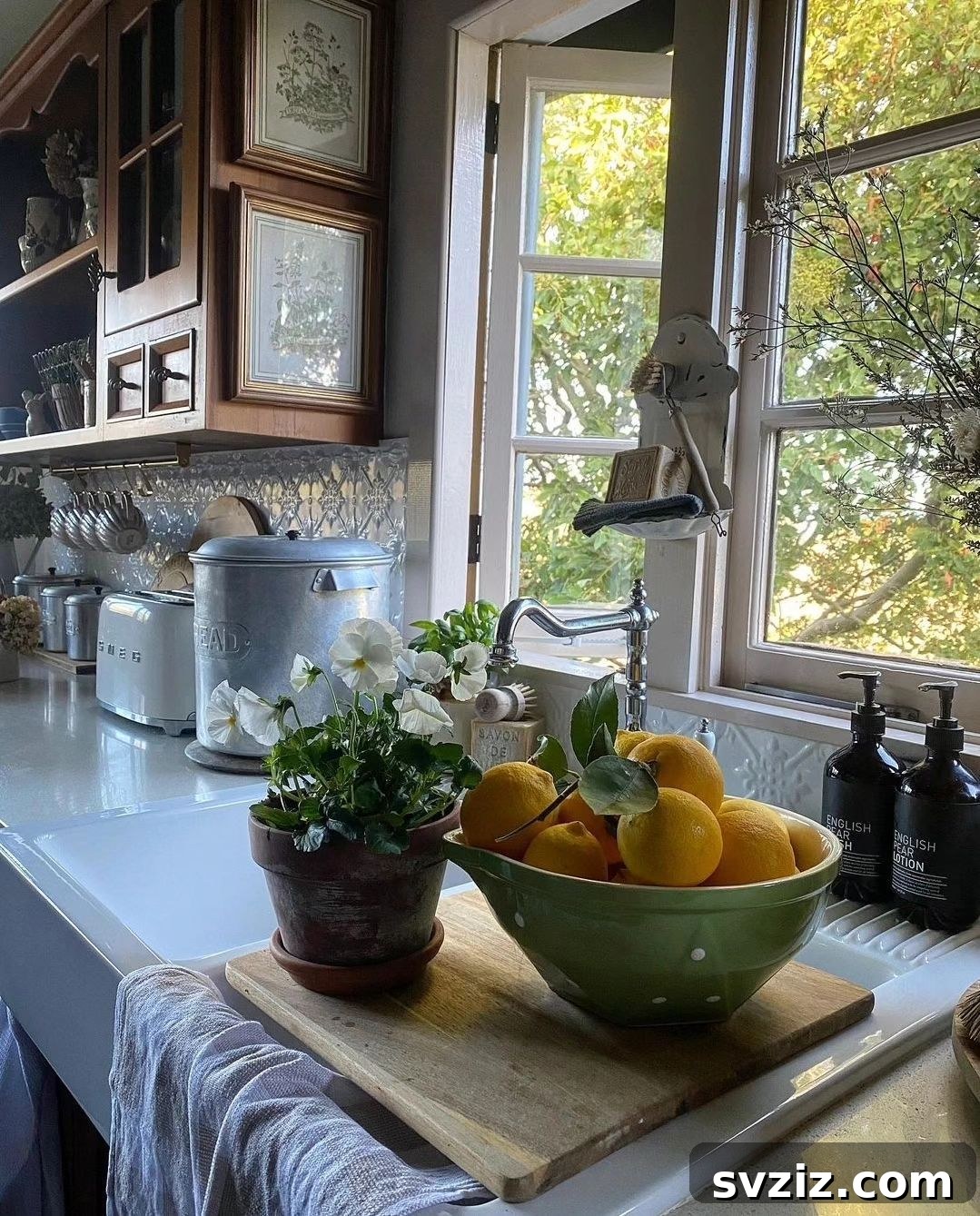 Charming vintage fruit bowl for kitchen decor