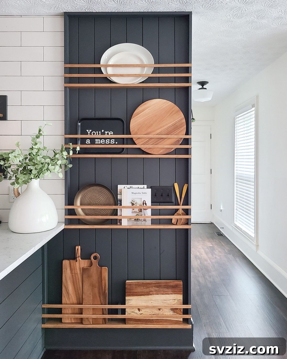 serving items display shelf