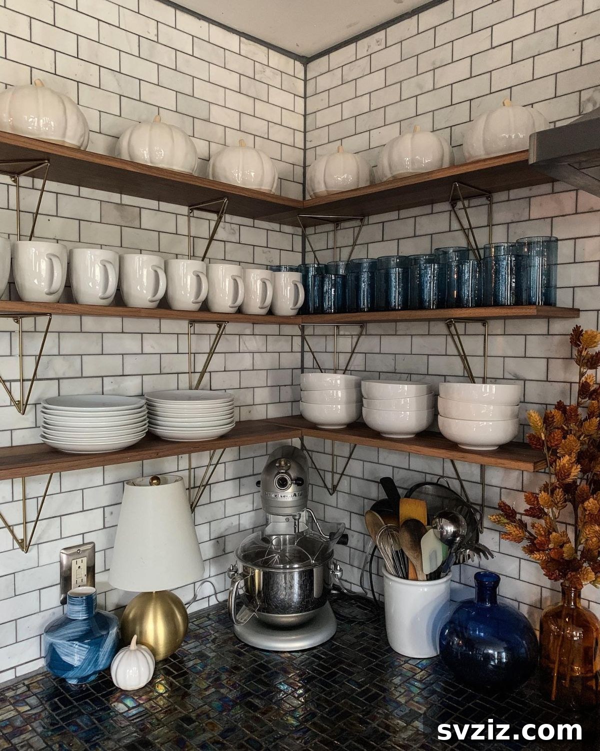 open shelf corner
