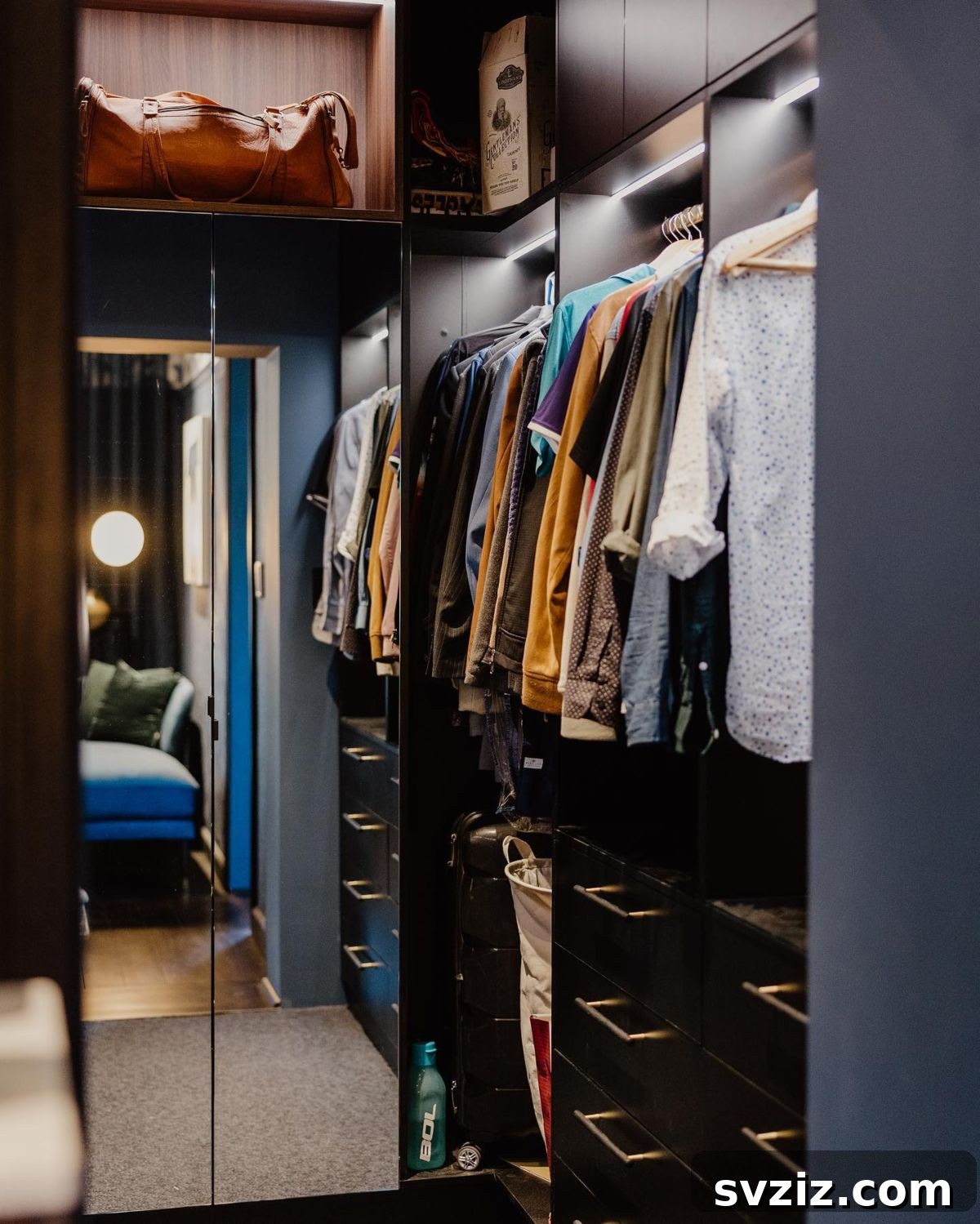 Small Walk-In Closets: Genius Ideas for Maximizing Space 3 mirrored doors