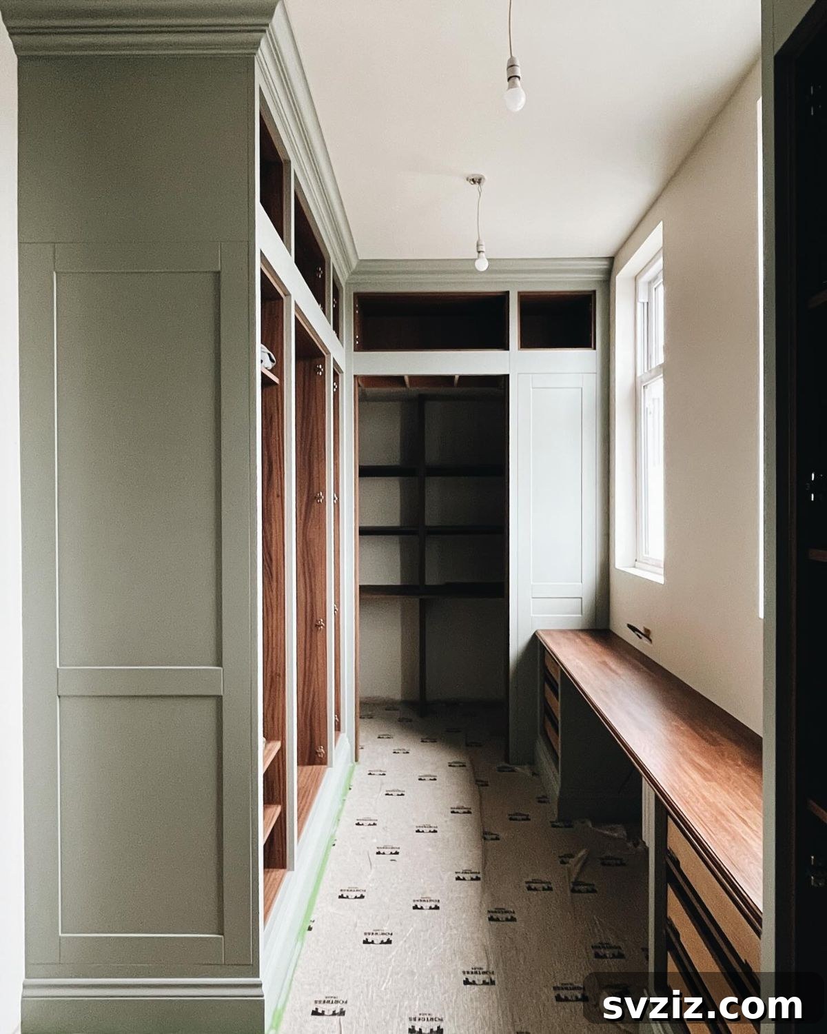 Small Walk-In Closets: Genius Ideas for Maximizing Space 4 bench