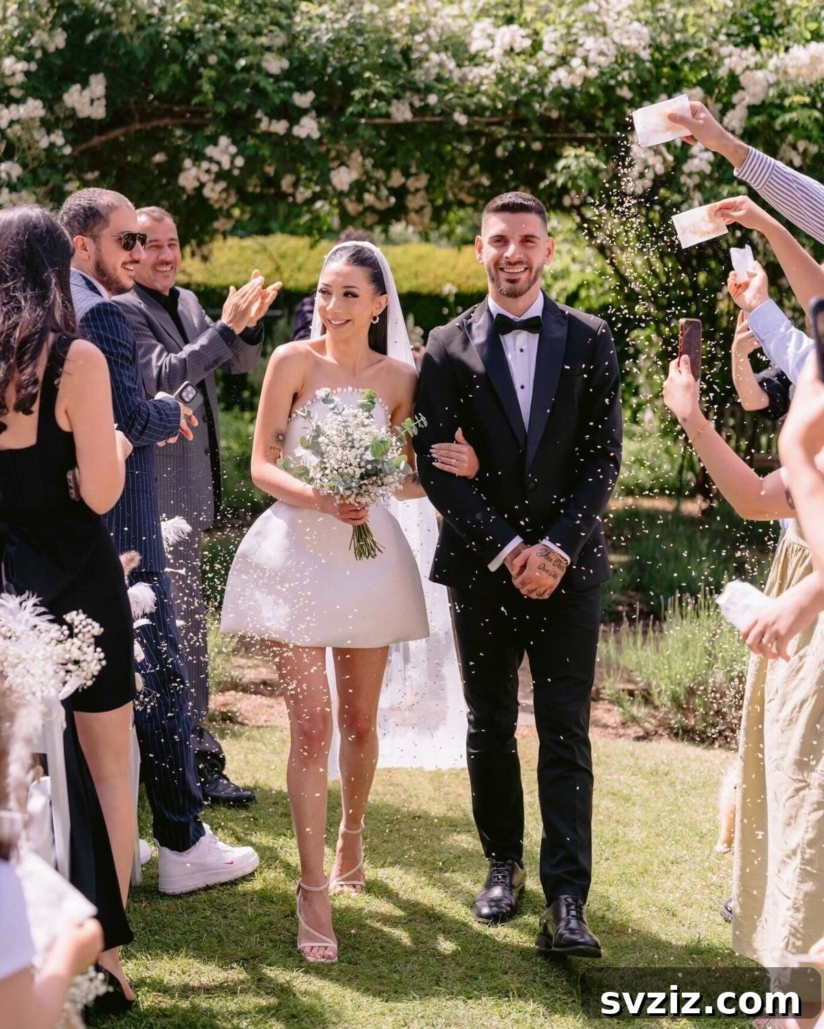 31 Unique Non-Traditional Wedding Ideas 14 Mini Wedding Dress