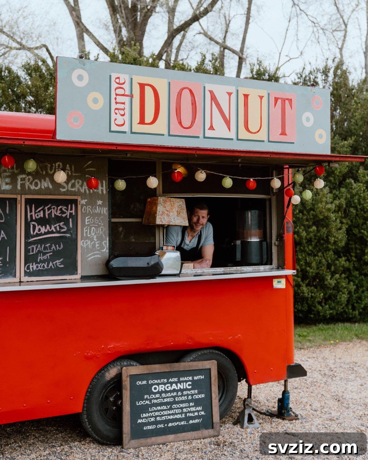 31 Unique Non-Traditional Wedding Ideas 4 donut stand