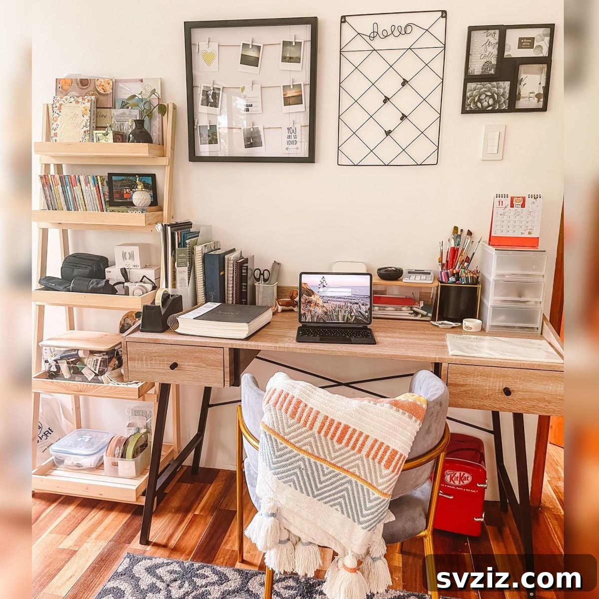 Flexible and Movable Storage Shelves in an Organized Office