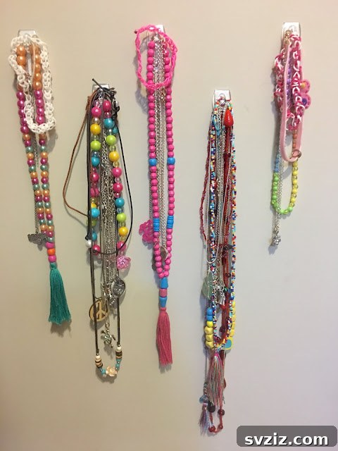  Command Hooks Jewelry Storage