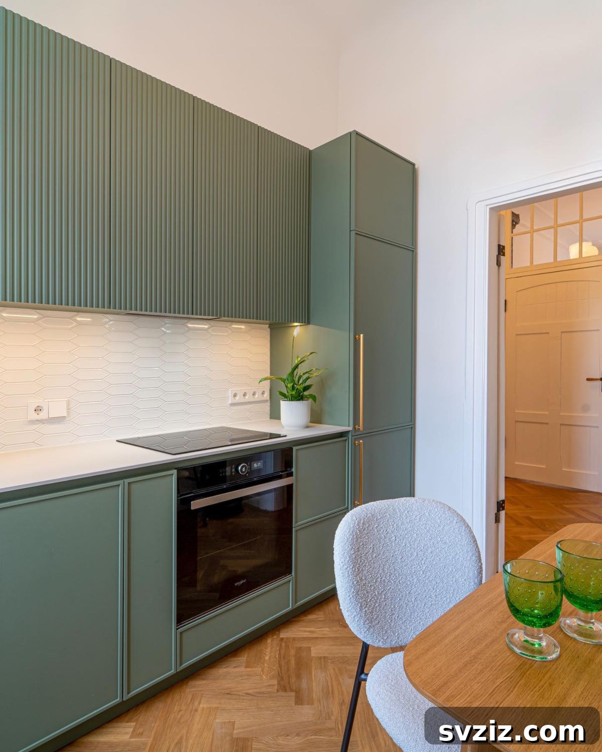 25 Brilliant Storage Hacks for Tiny Kitchens 10 Full-wall kitchen cabinets for maximum storage