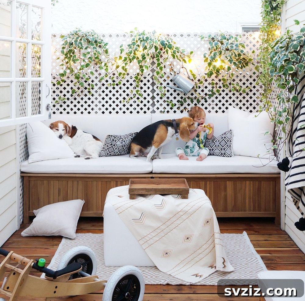 21 Stealthy Storage Solutions to Make Clutter Disappear 23 Outdoor Banquet Seating with Hidden Storage