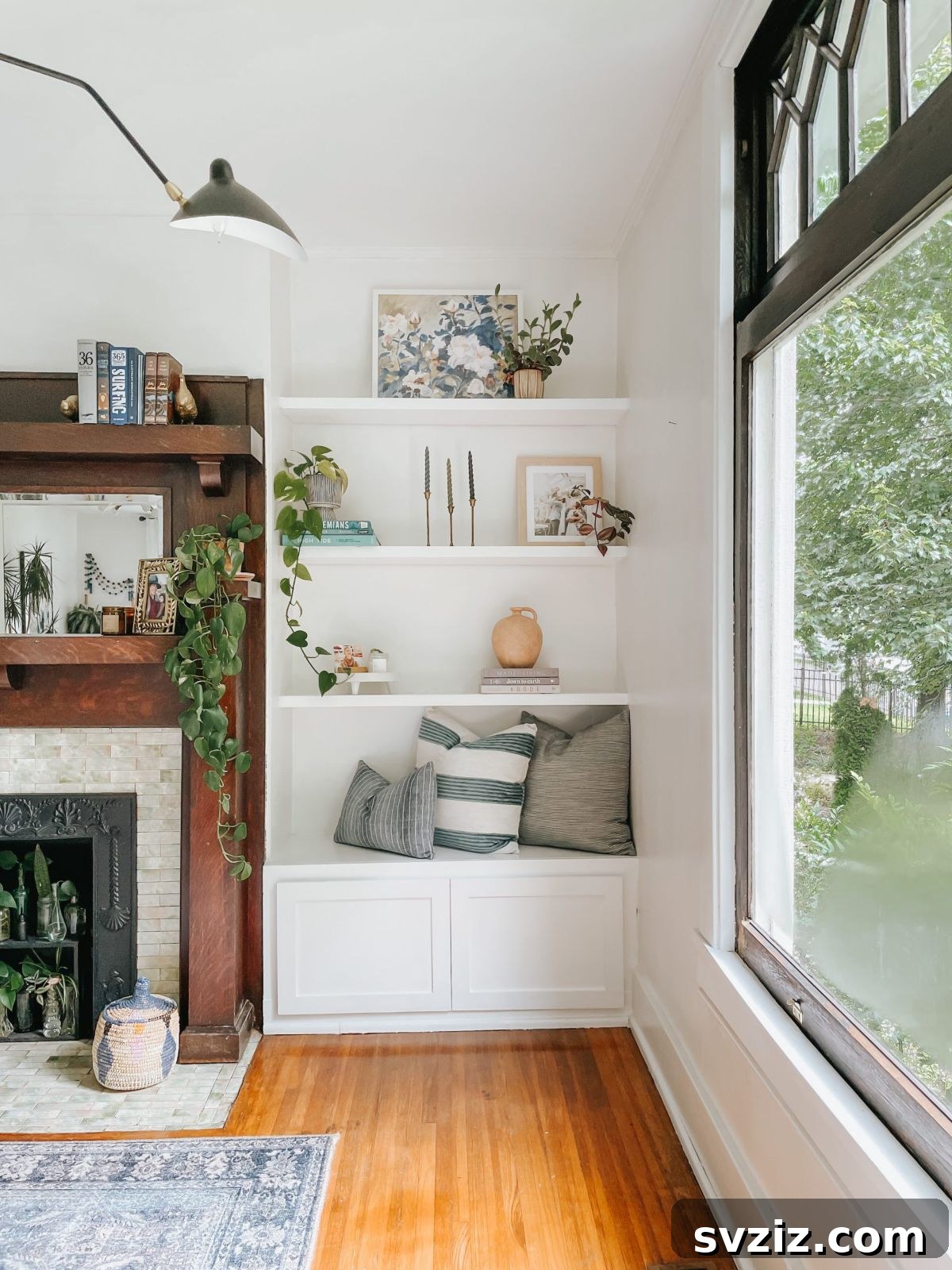 21 Stealthy Storage Solutions to Make Clutter Disappear 4 Elegant Built-In Shelves