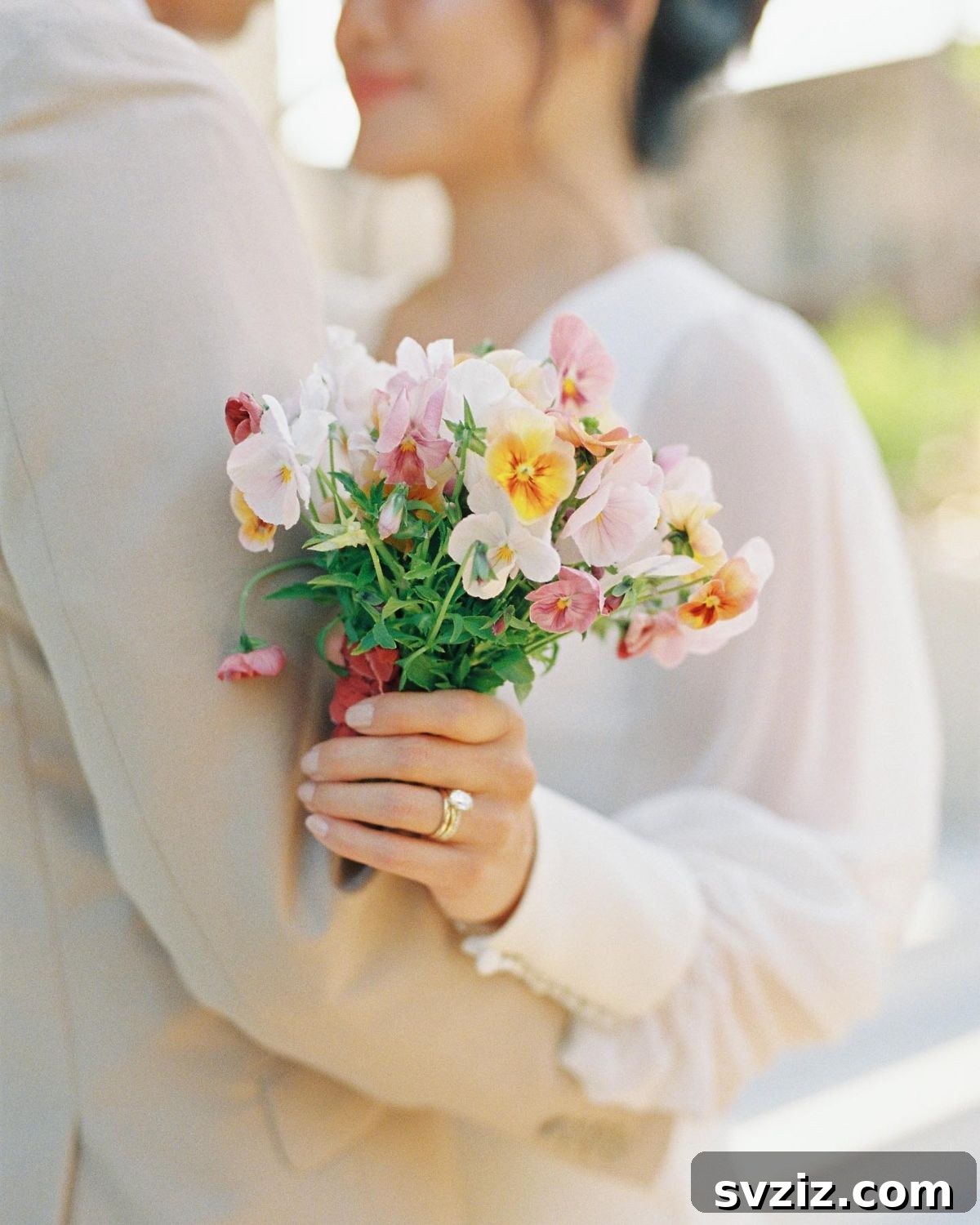 31 Stunning Outdoor Wedding Ideas Without Breaking the Bank 33 Beautiful Wildflower Bridal Bouquet