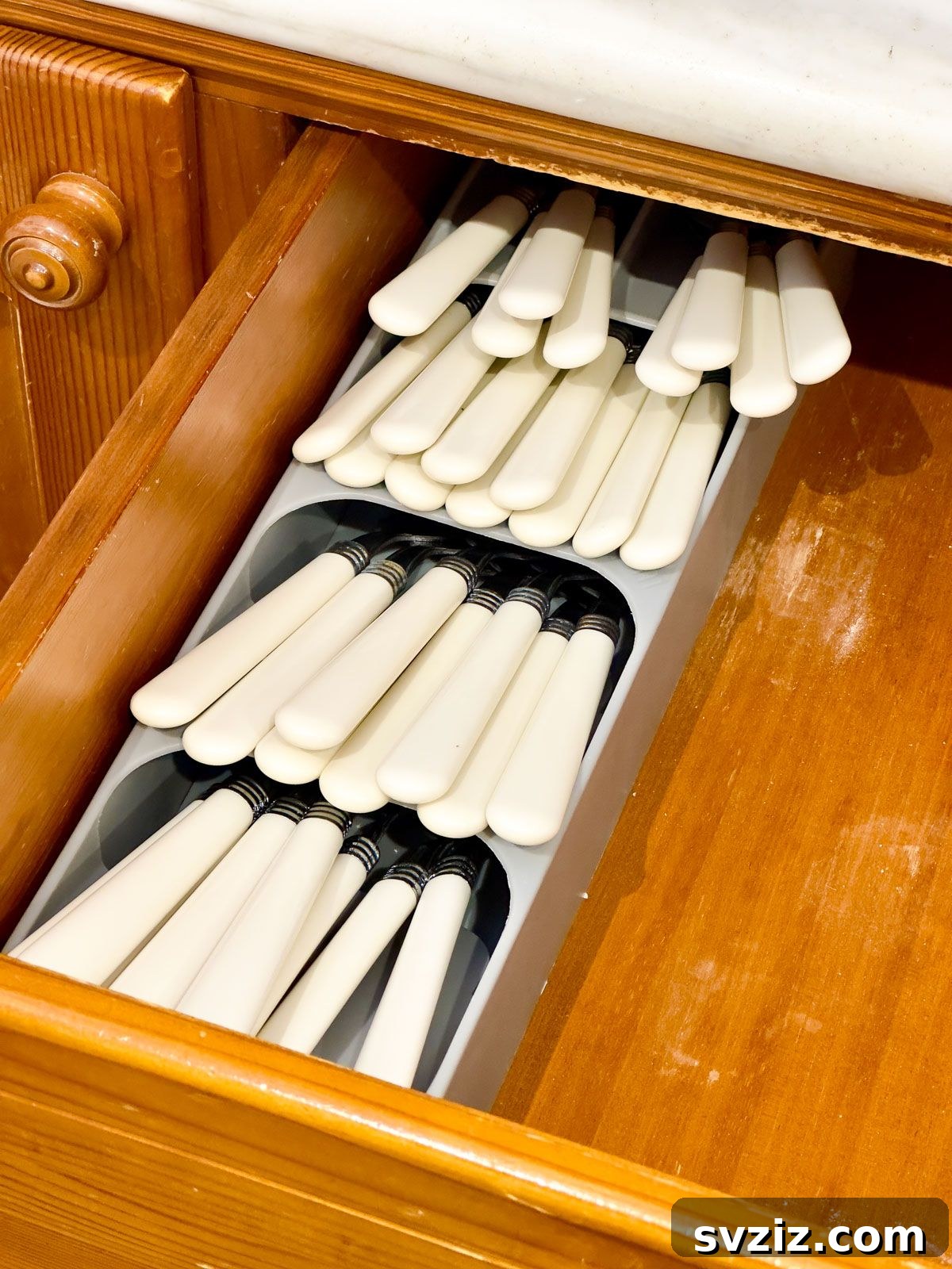 Compact Cutlery Holder for Space-Saving Drawer Organization