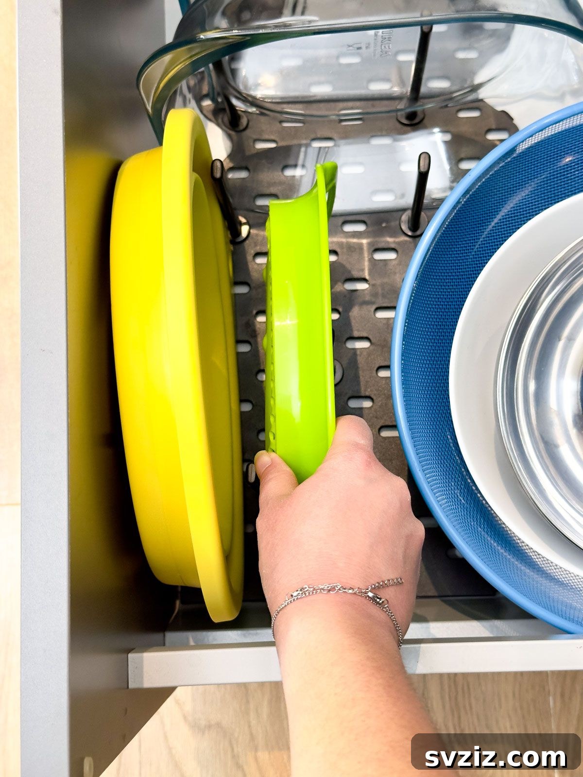 Foldable Bowls for Space-Saving Storage in Tiny Homes