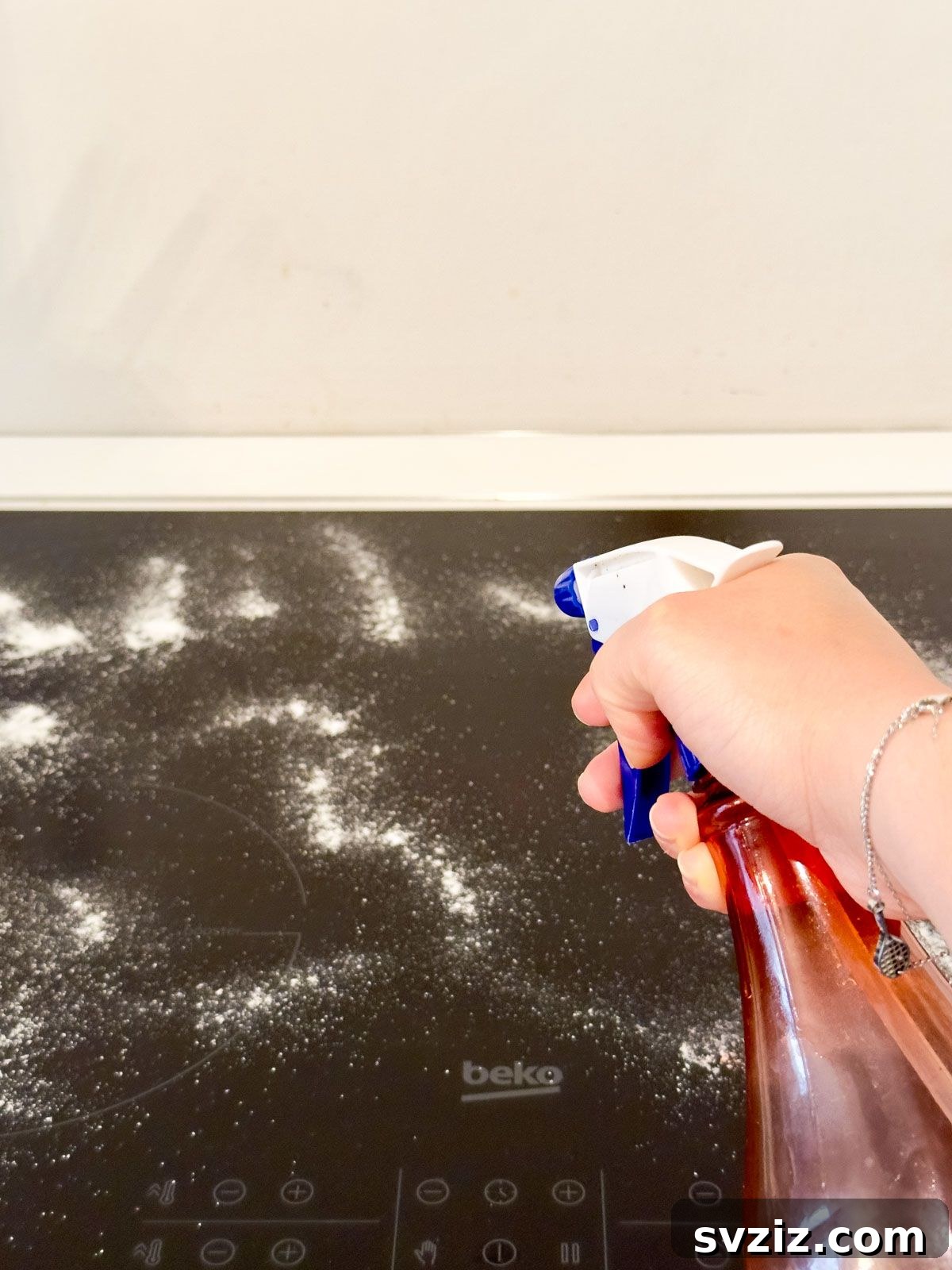 Clean your Induction Cooktop with Baking Soda and Vinegar