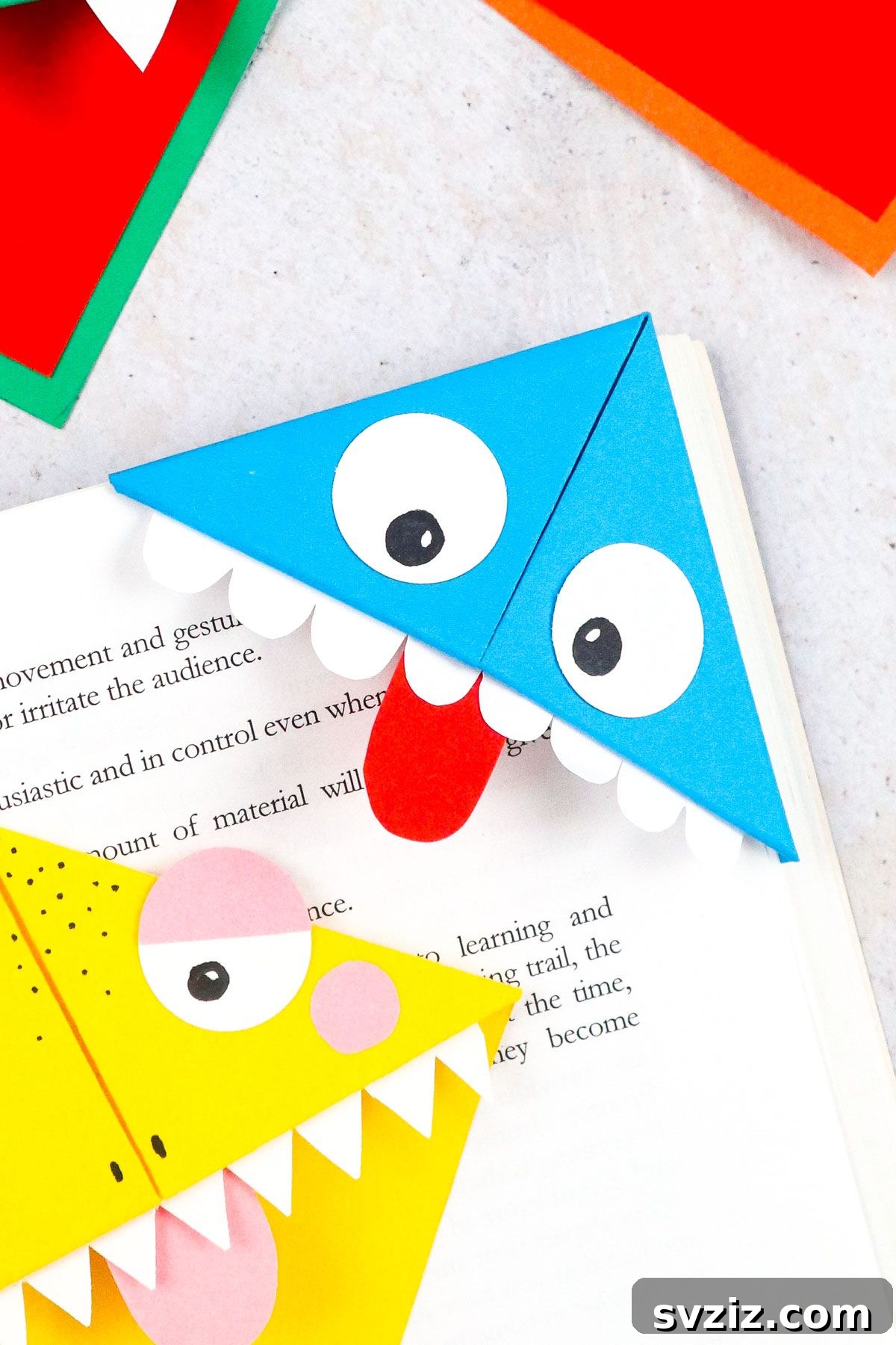 origami corner bookmark, DIY paper craft for books